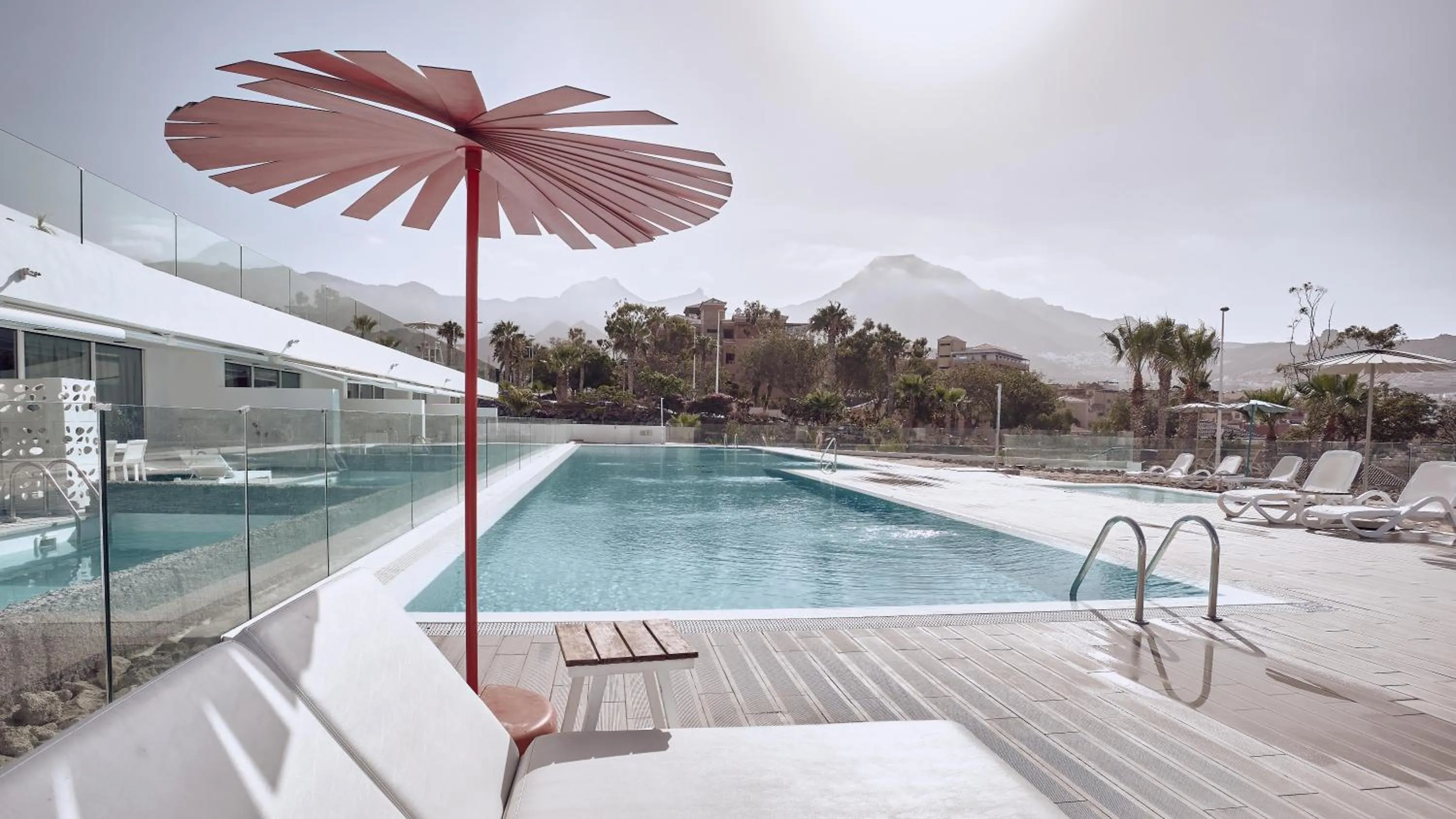 Swimming pool in Hotel Baobab Suites