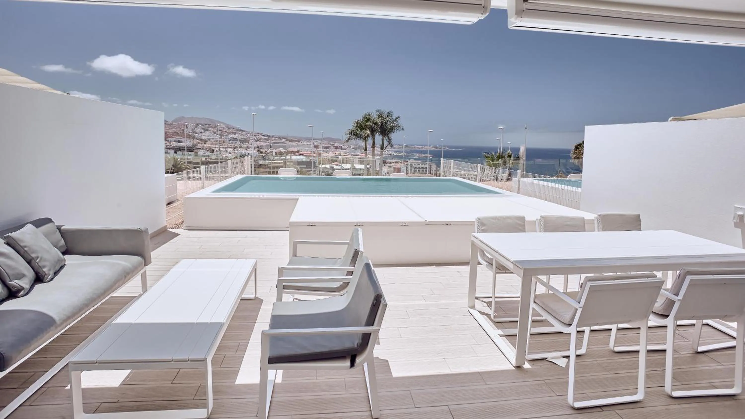 Photo of the whole room in Hotel Baobab Suites