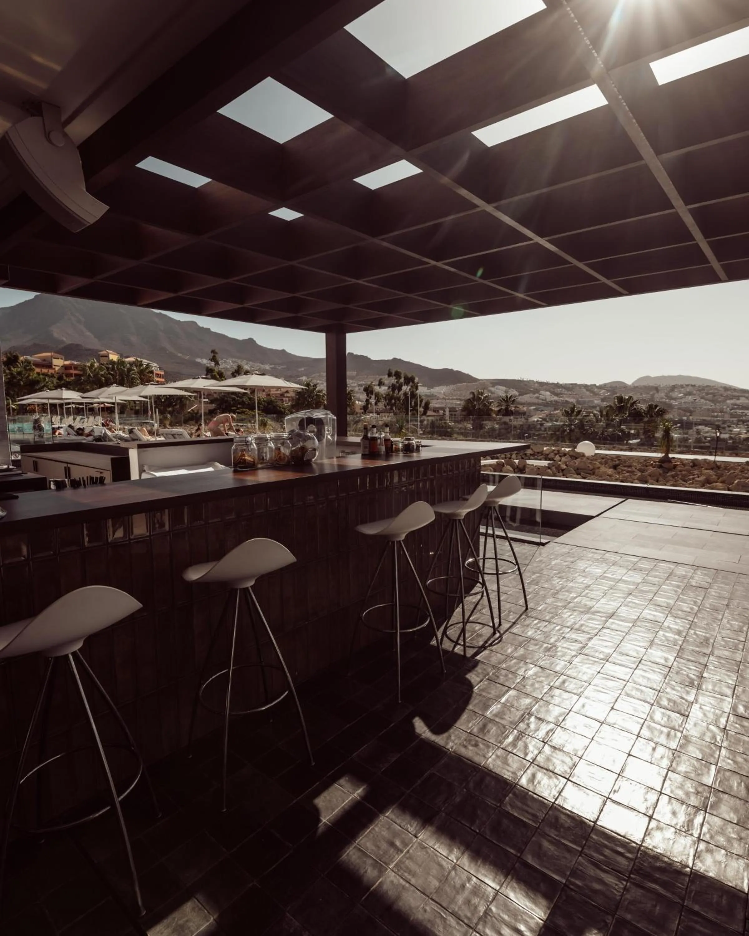 Restaurant/places to eat in Hotel Baobab Suites