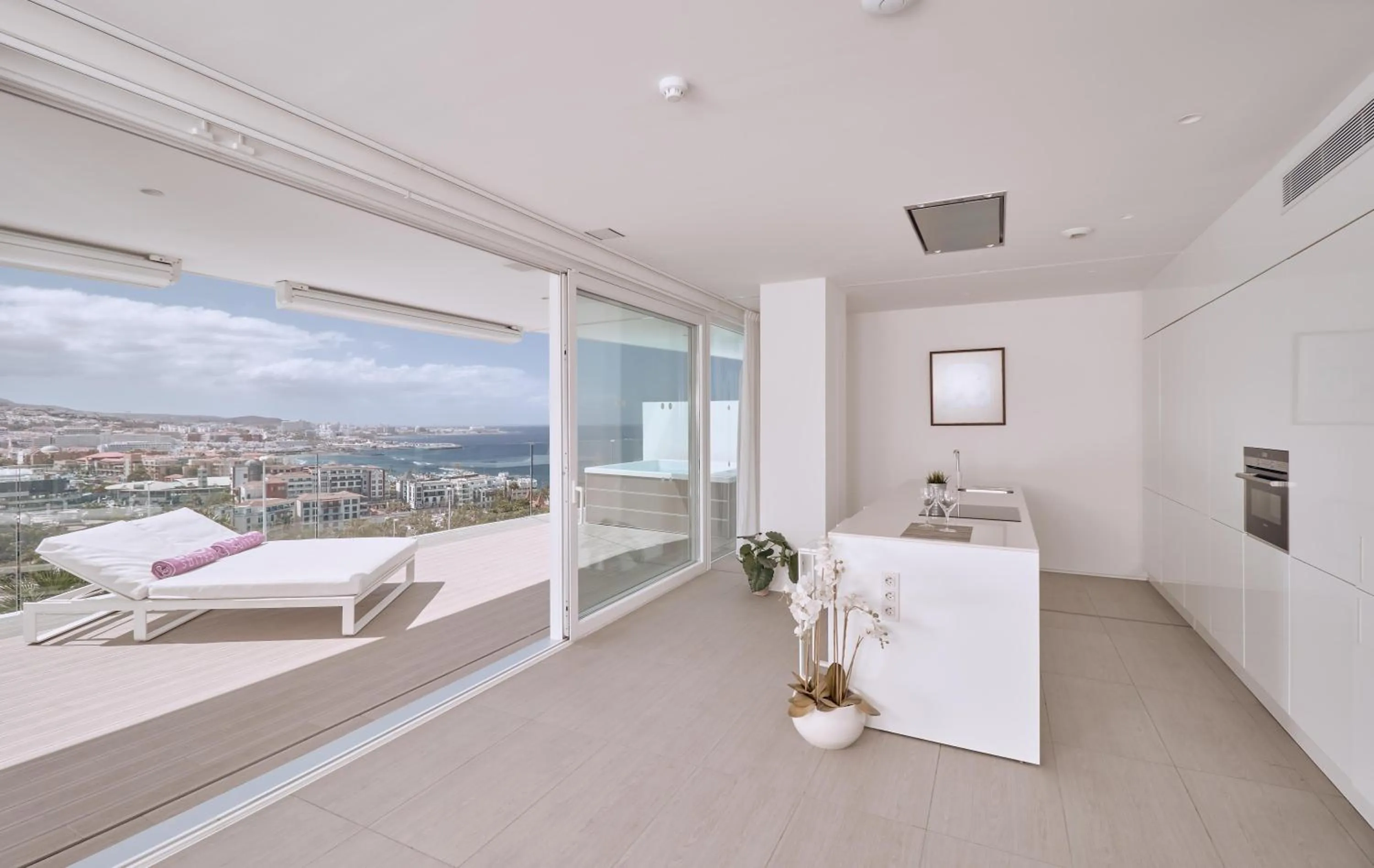 Photo of the whole room, Bed in Hotel Baobab Suites