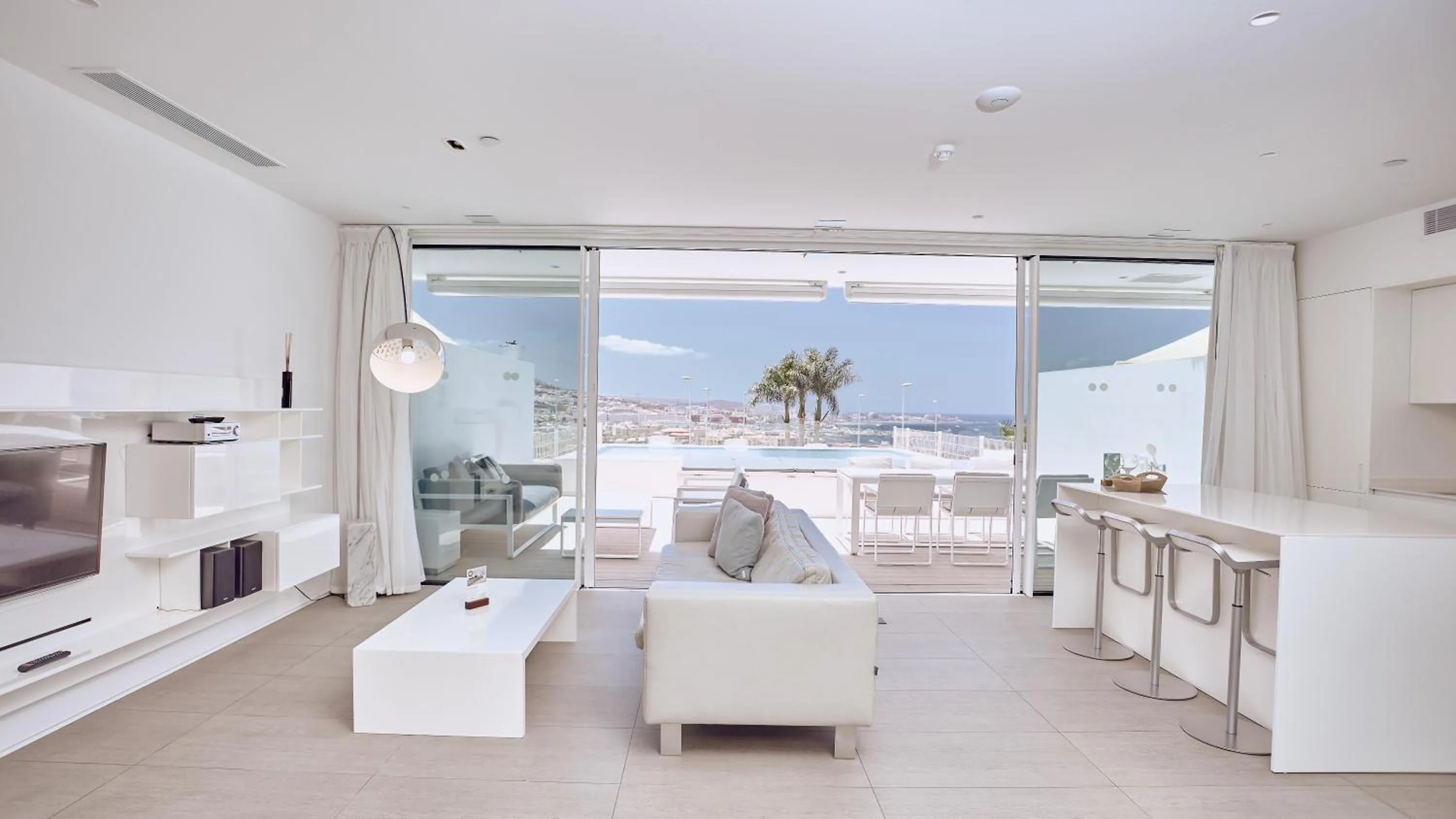 Photo of the whole room in Hotel Baobab Suites