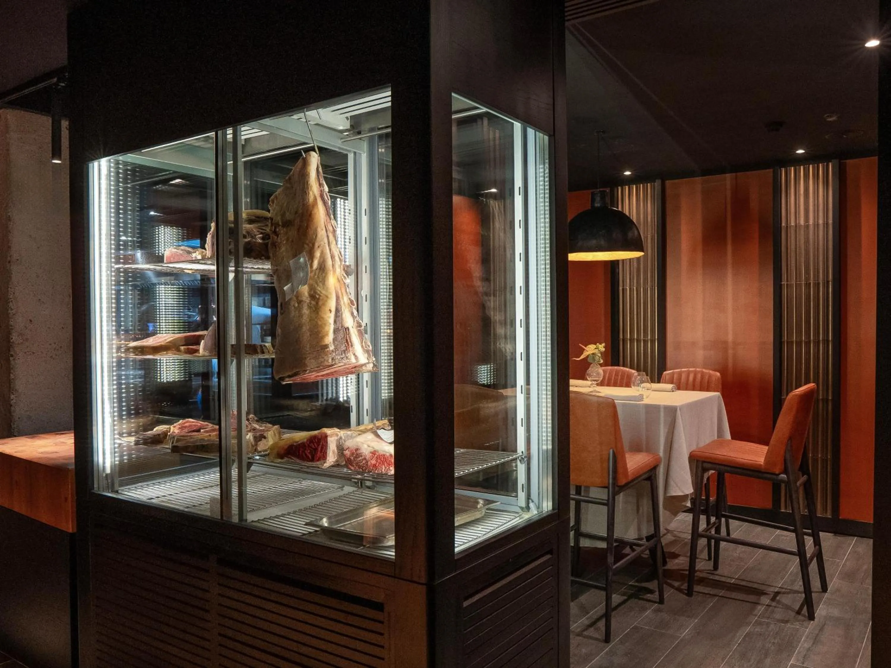 Restaurant/places to eat in Hotel Baobab Suites