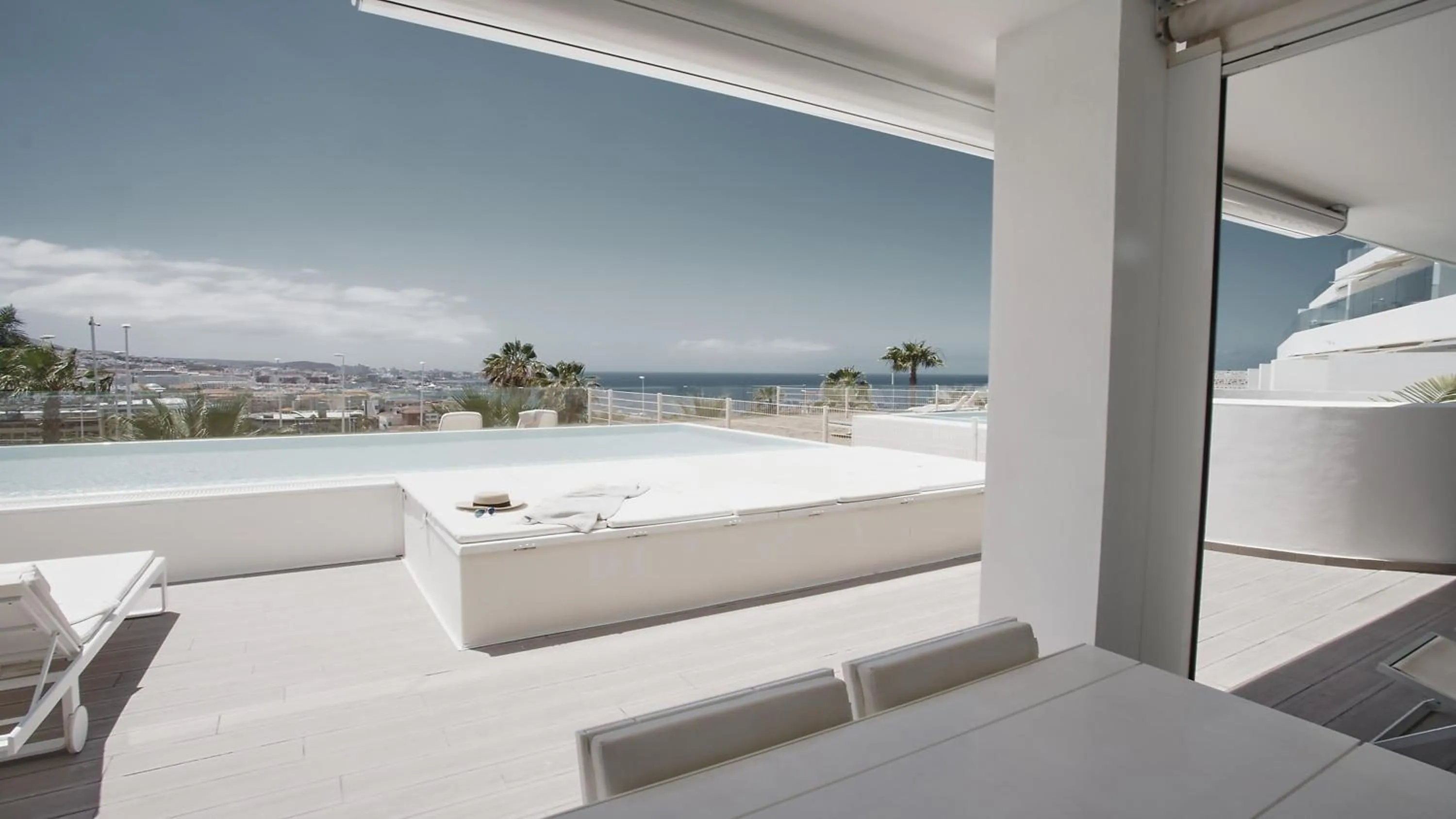 Photo of the whole room in Hotel Baobab Suites