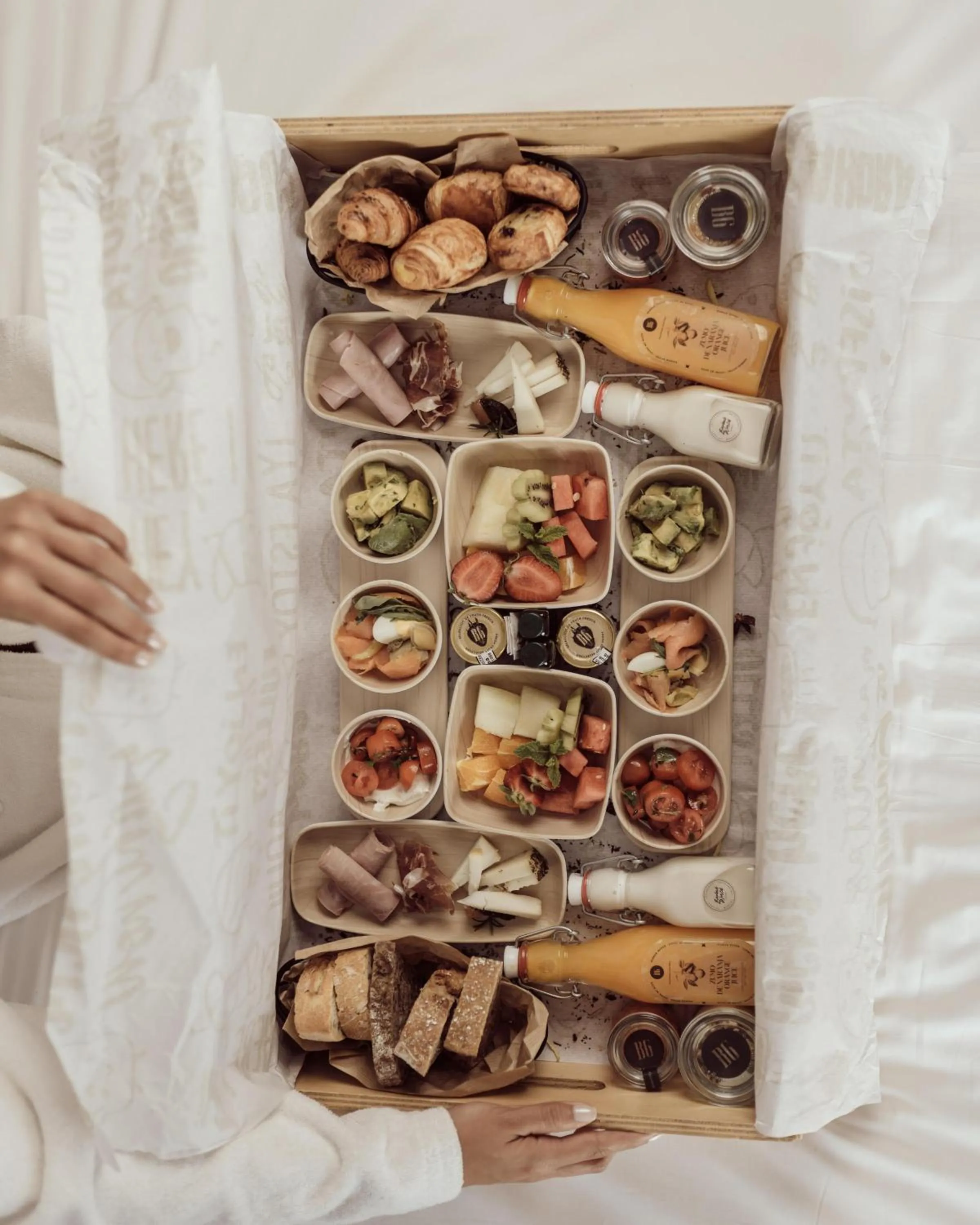 Restaurant/places to eat in Hotel Baobab Suites