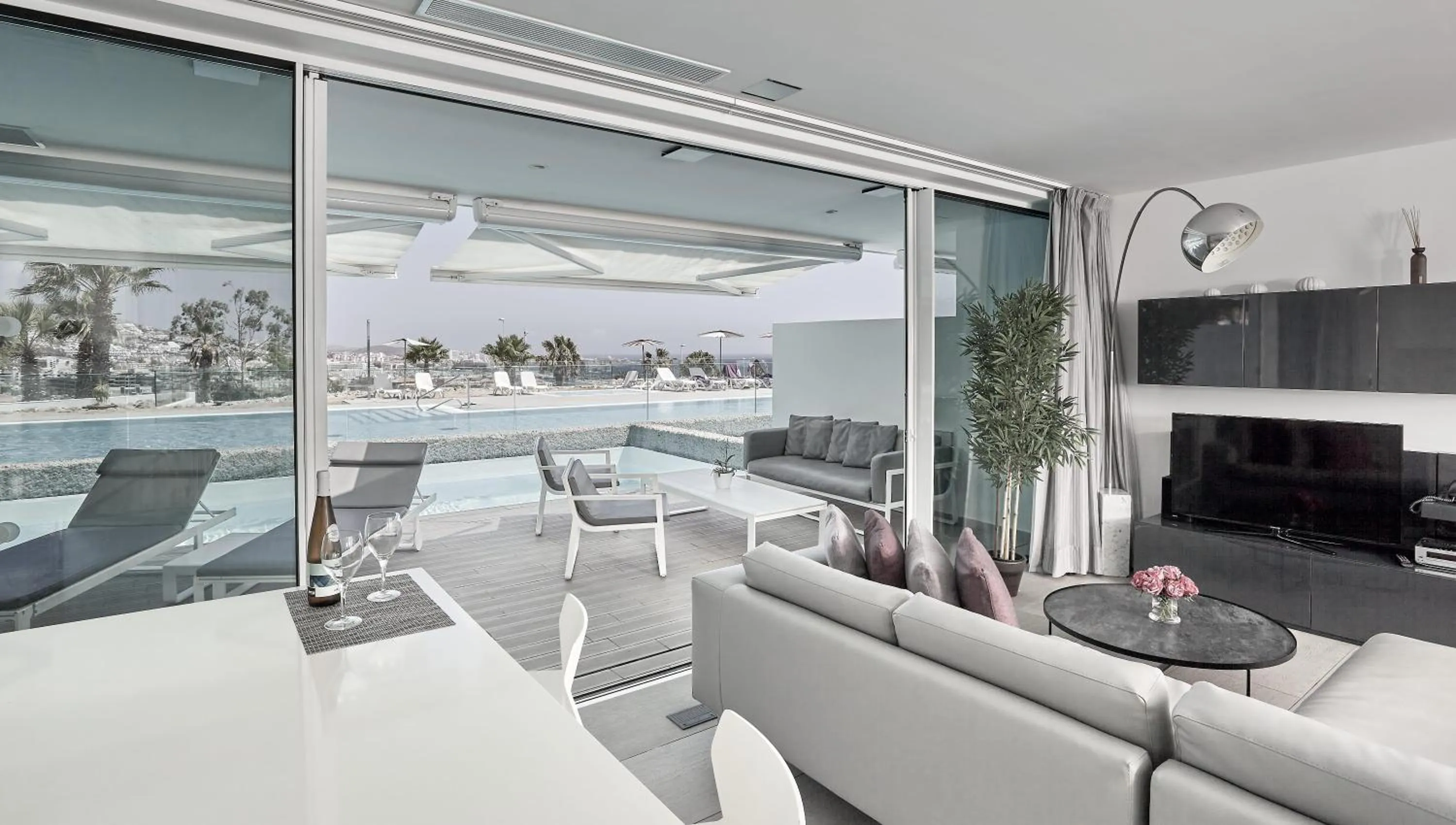 Photo of the whole room in Hotel Baobab Suites