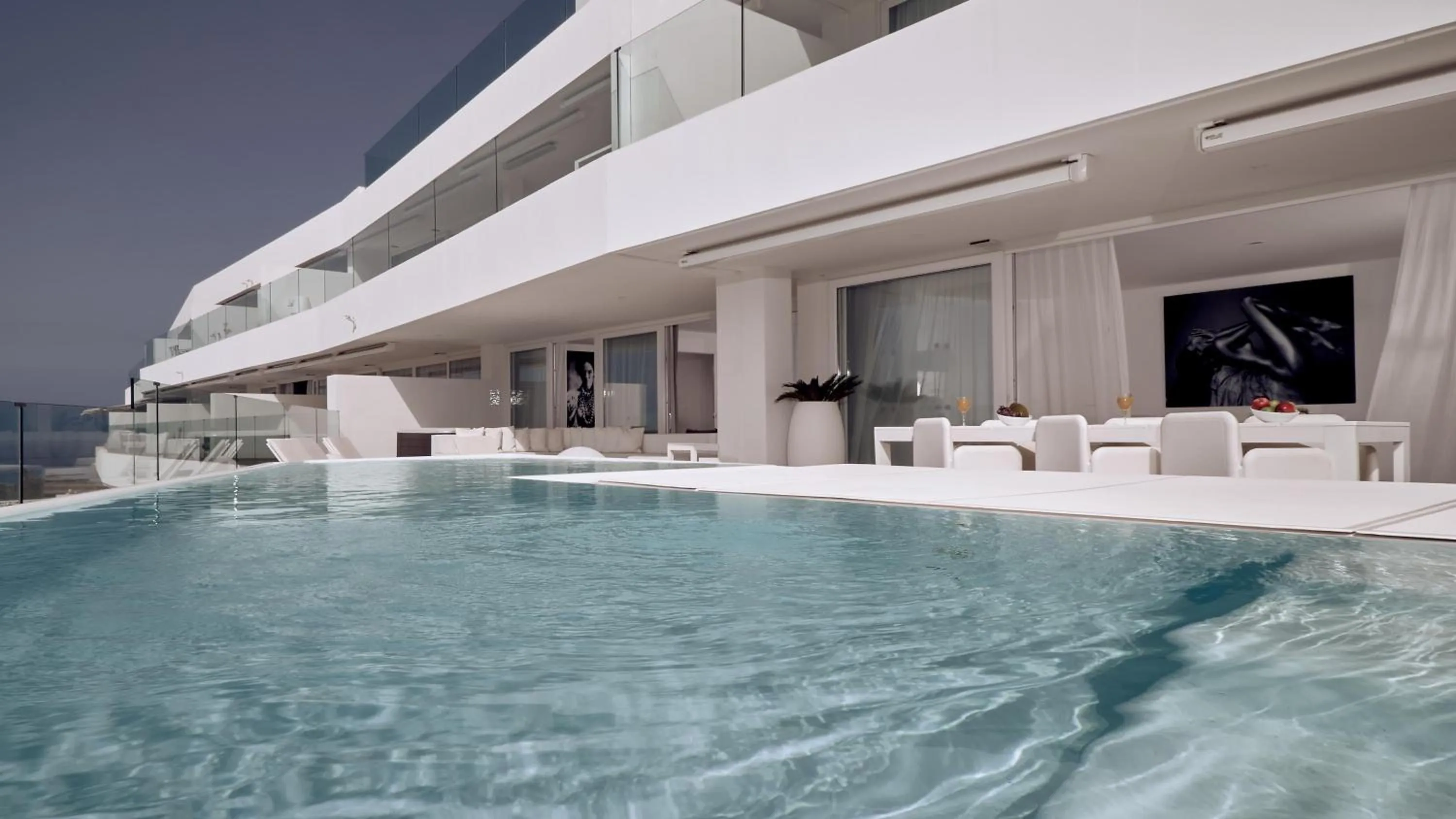 Photo of the whole room in Hotel Baobab Suites