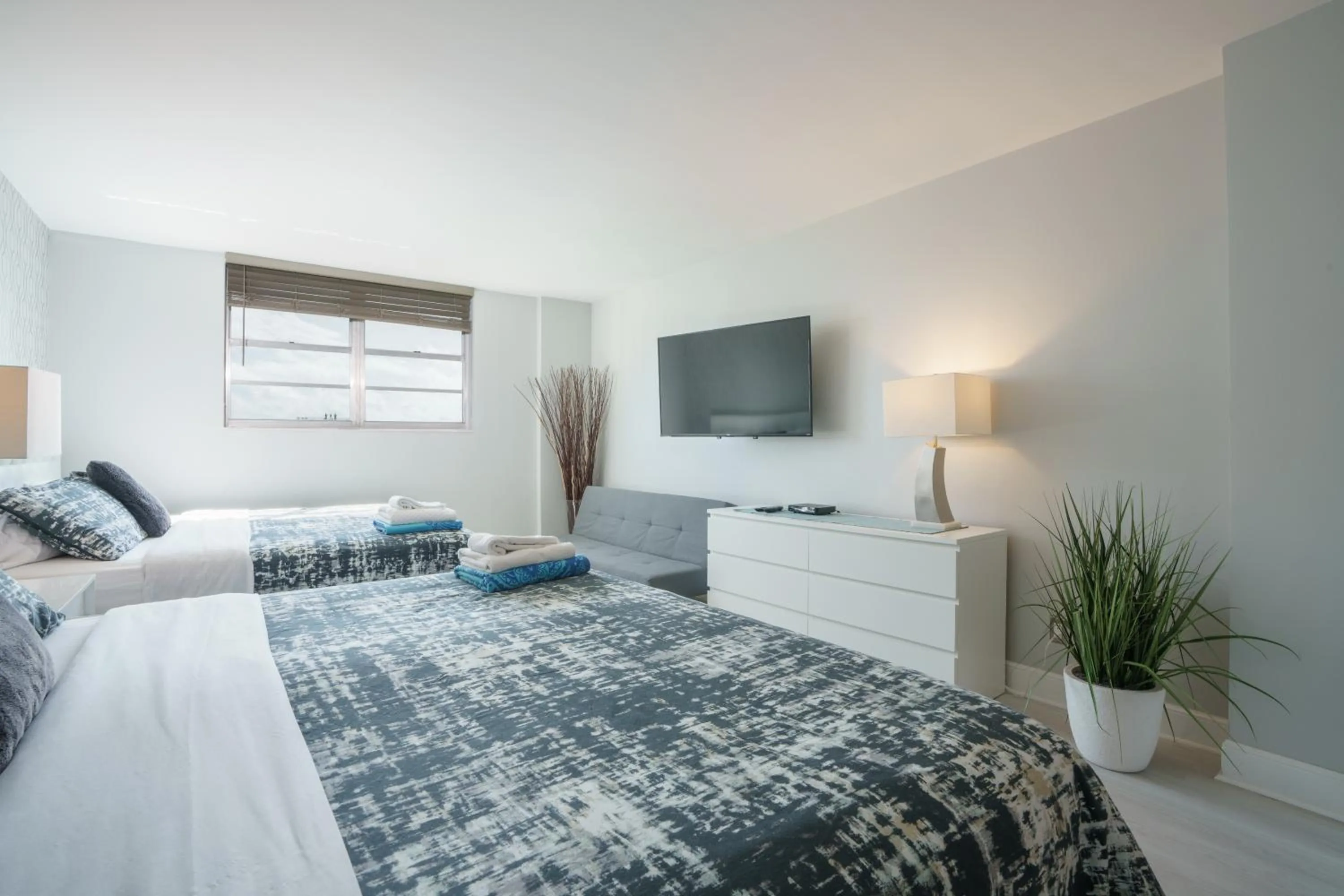 Bedroom, Bed in OCEAN RESERVE 15th Floor - Gorgeous Ocean View - STR00907