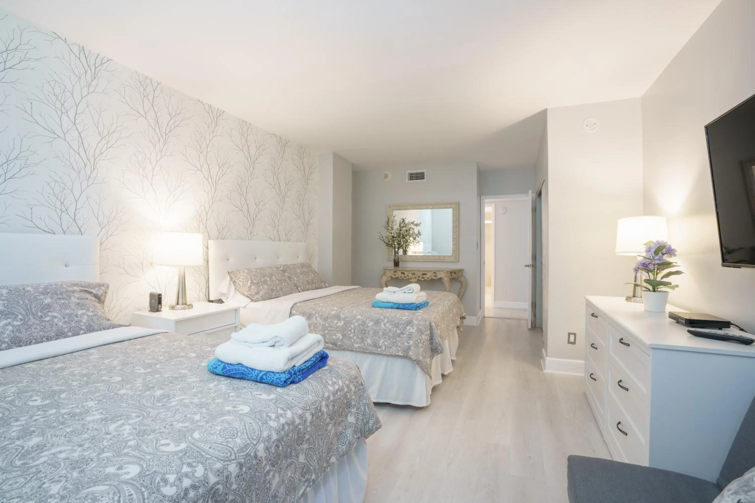 Bedroom, Bed in OCEAN RESERVE 15th Floor - Gorgeous Ocean View - STR00907