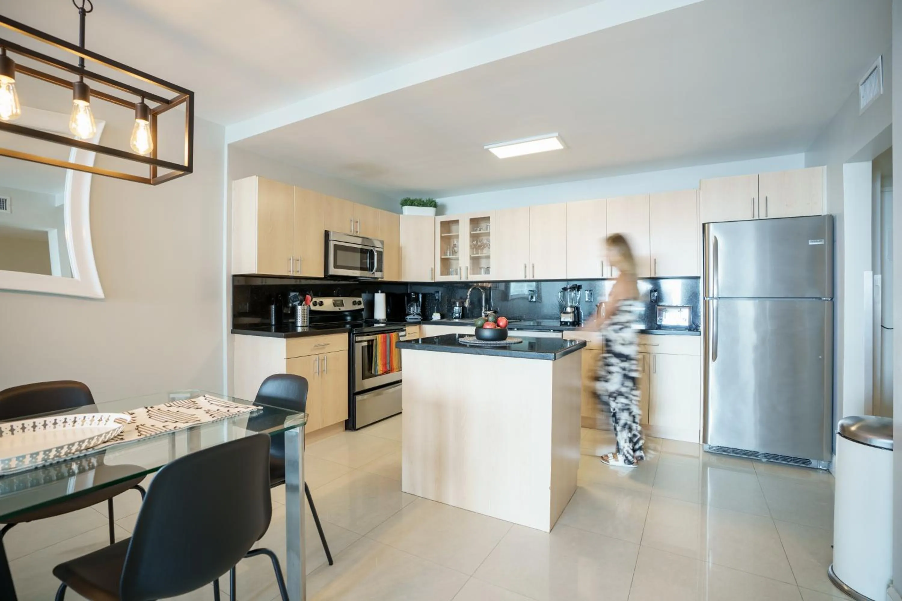 Dining area in OCEAN RESERVE 15th Floor - Gorgeous Ocean View - STR00907