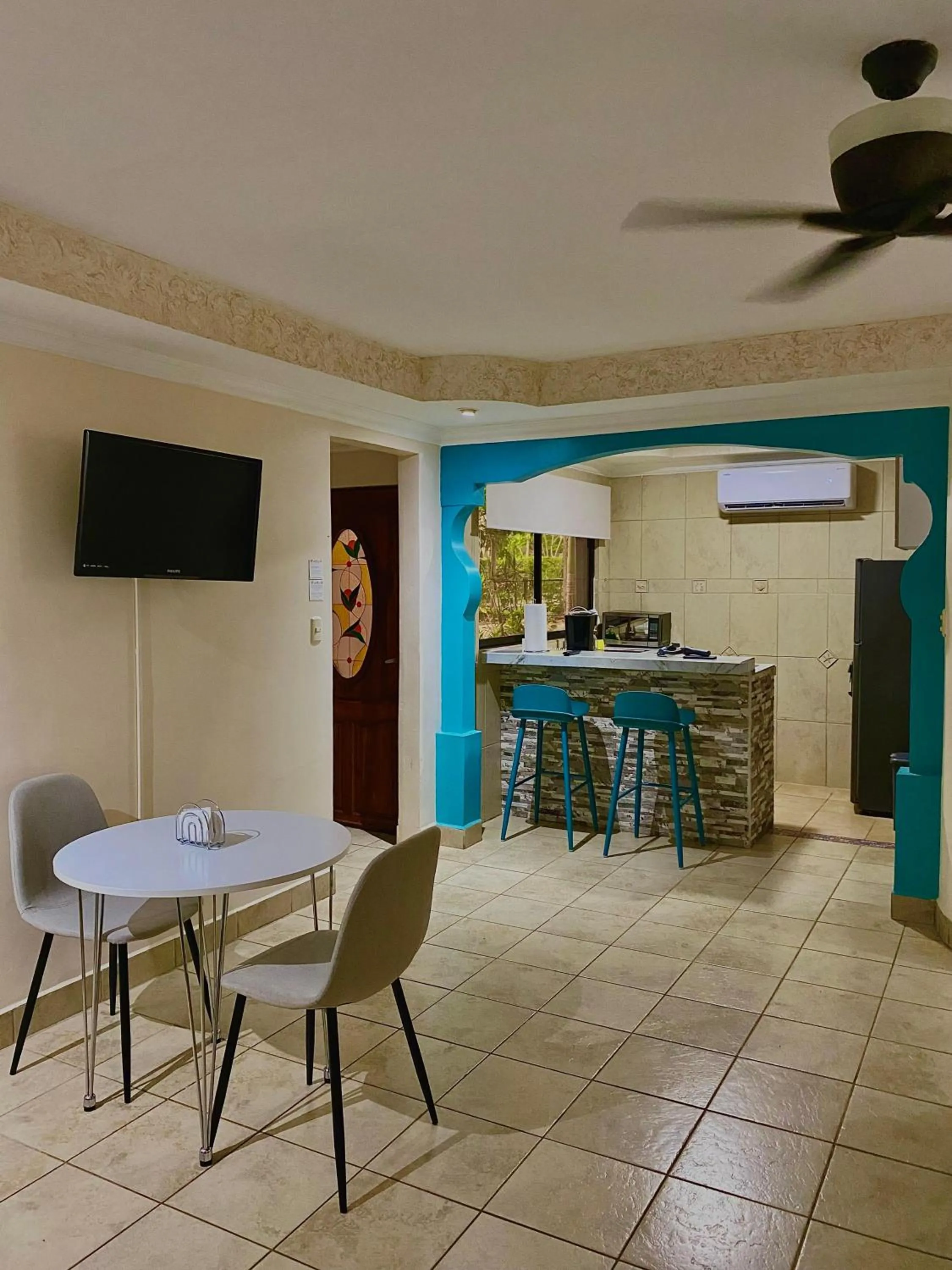Dining area in Casas del Toro Playa Flamingo