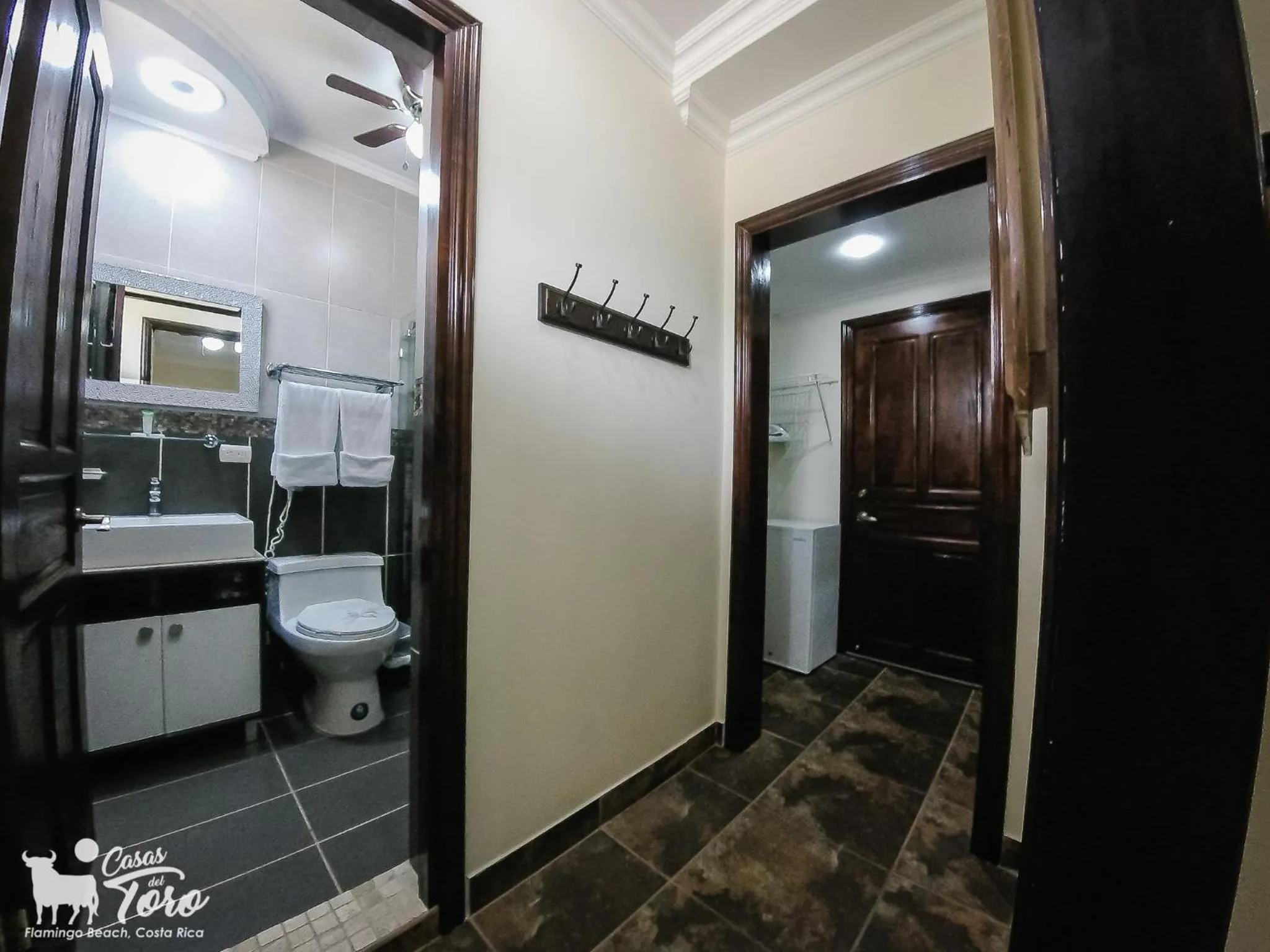 Bathroom in Casas del Toro Playa Flamingo