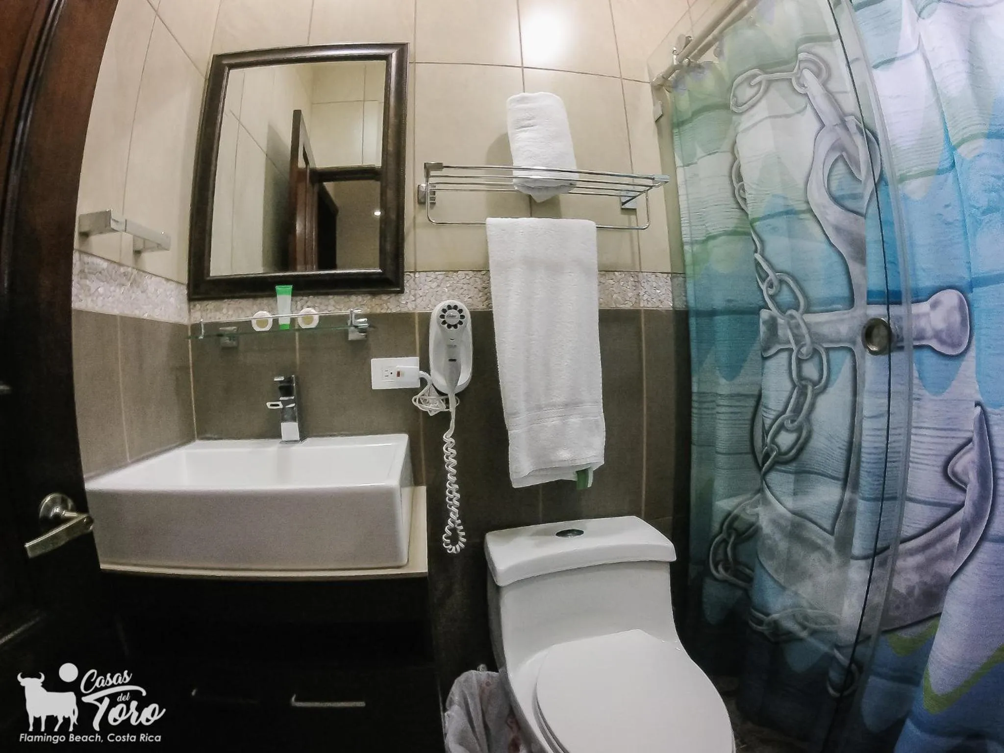 Bathroom in Casas del Toro Playa Flamingo