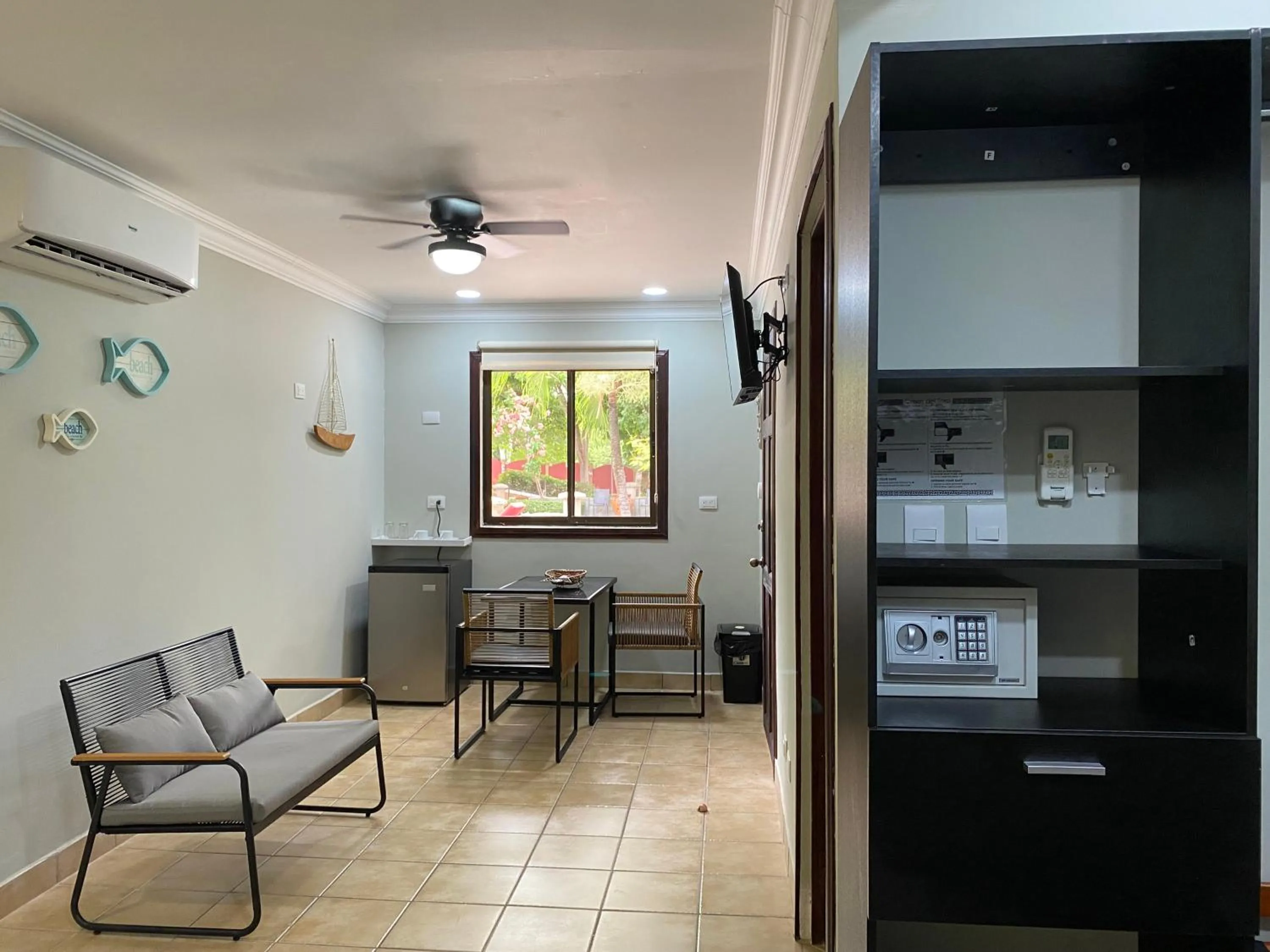 Photo of the whole room in Casas del Toro Playa Flamingo