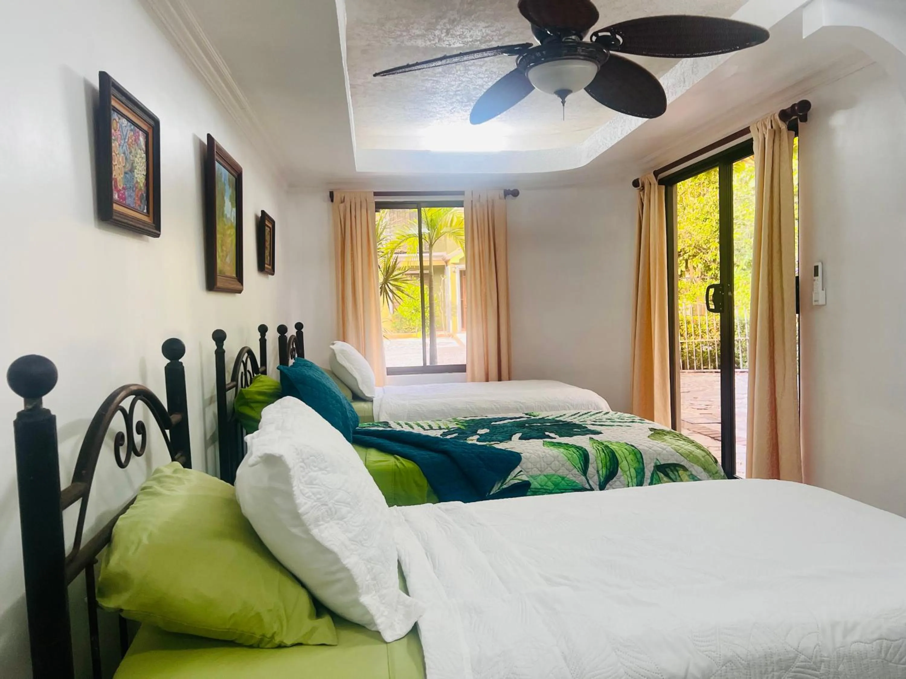 Bed in Casas del Toro Playa Flamingo