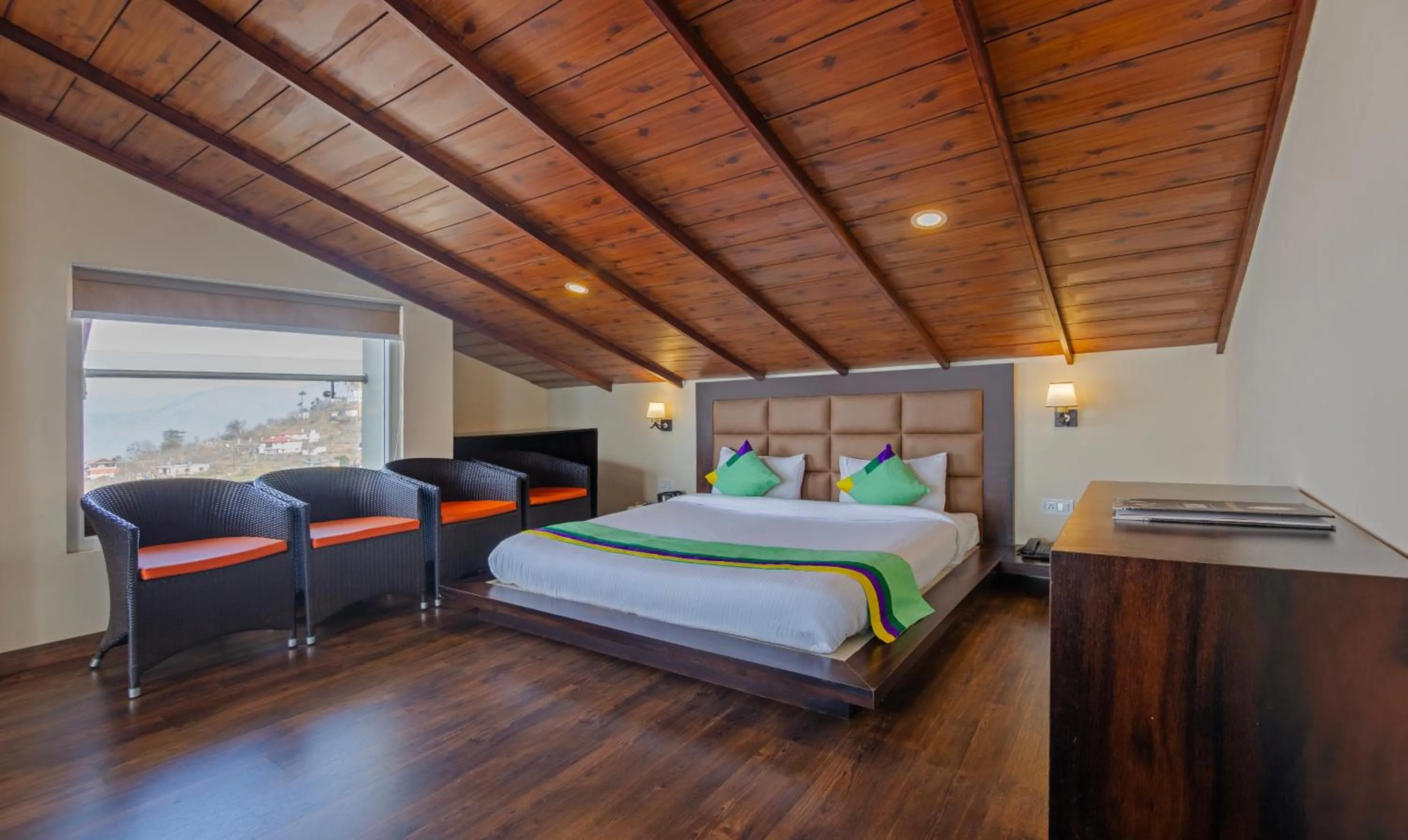 Spacious Premium Room in Treebo The Northern Retreat Resort With Mountain View