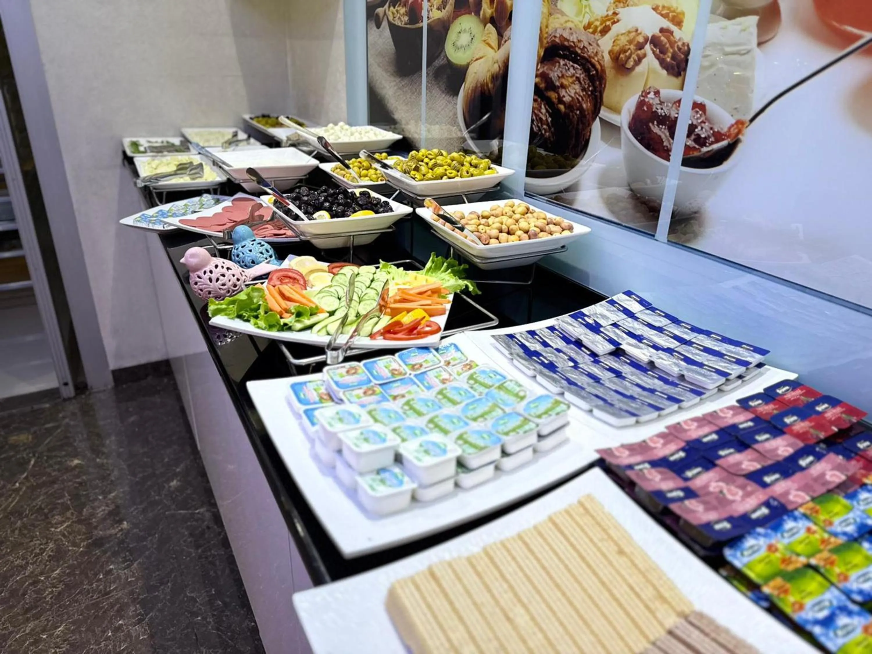 Buffet breakfast in Asrin Business Hotel Kızılay