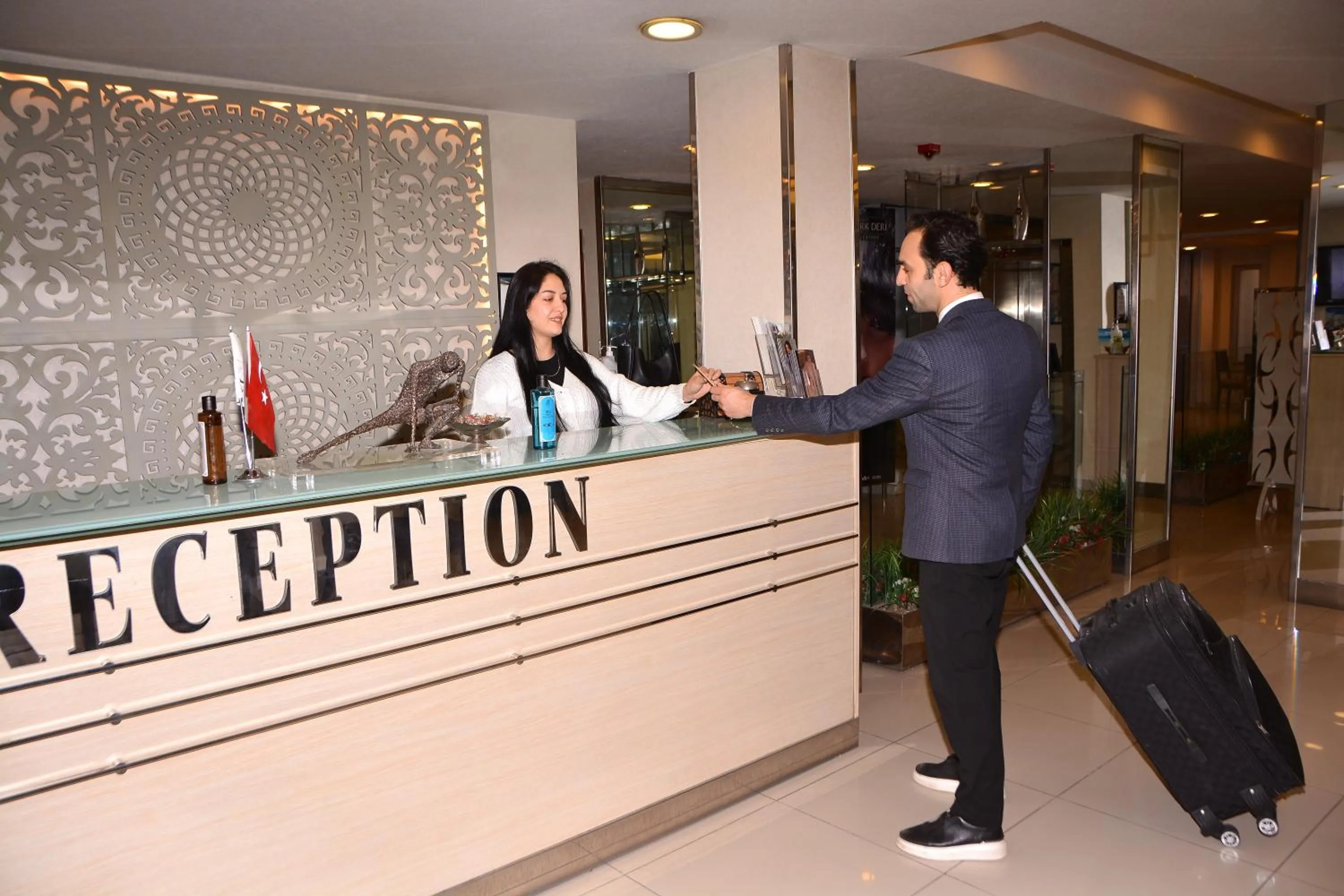 Lobby or reception in Asrin Business Hotel Kızılay