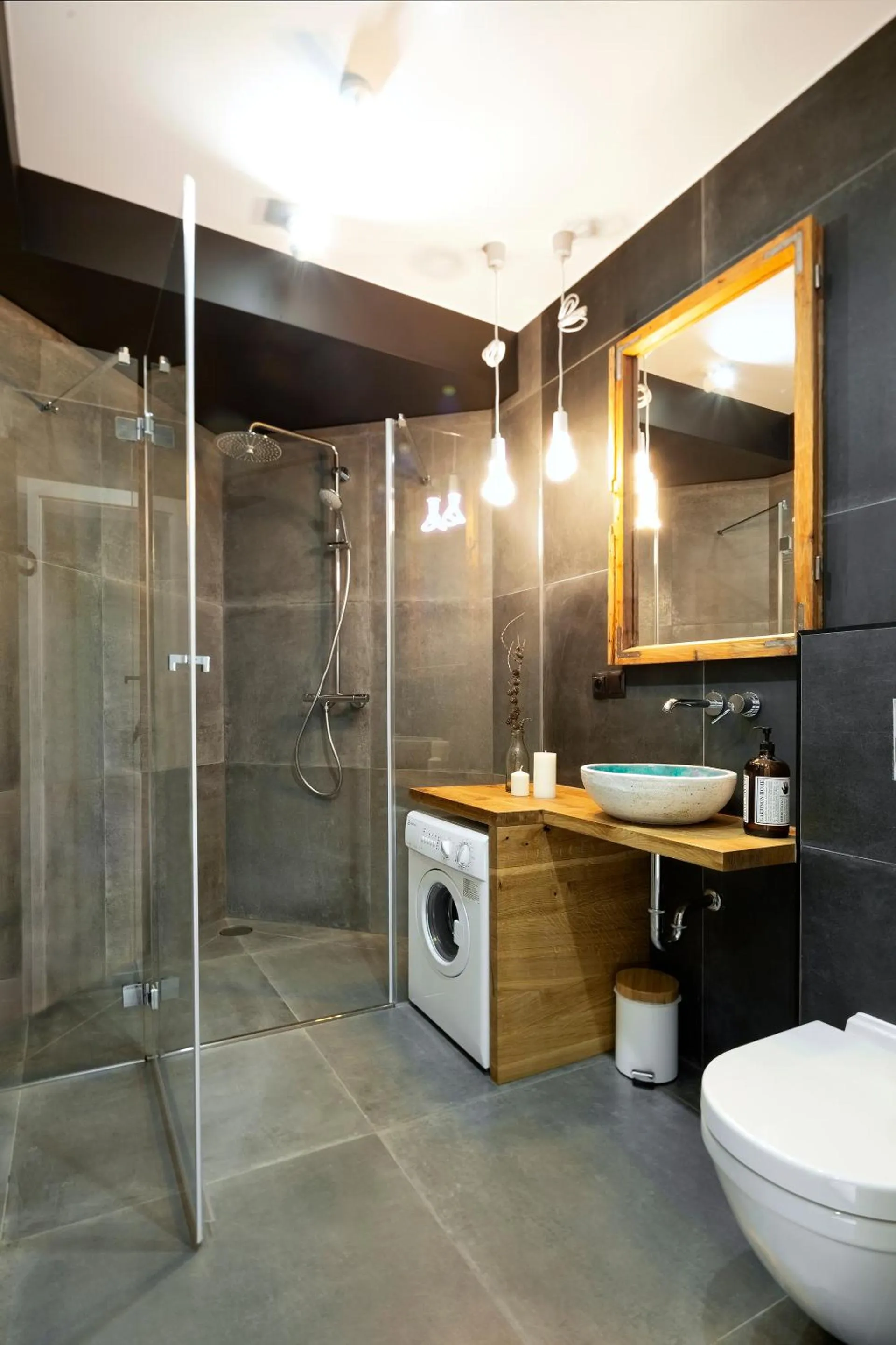 Shower in Green Deer Premium