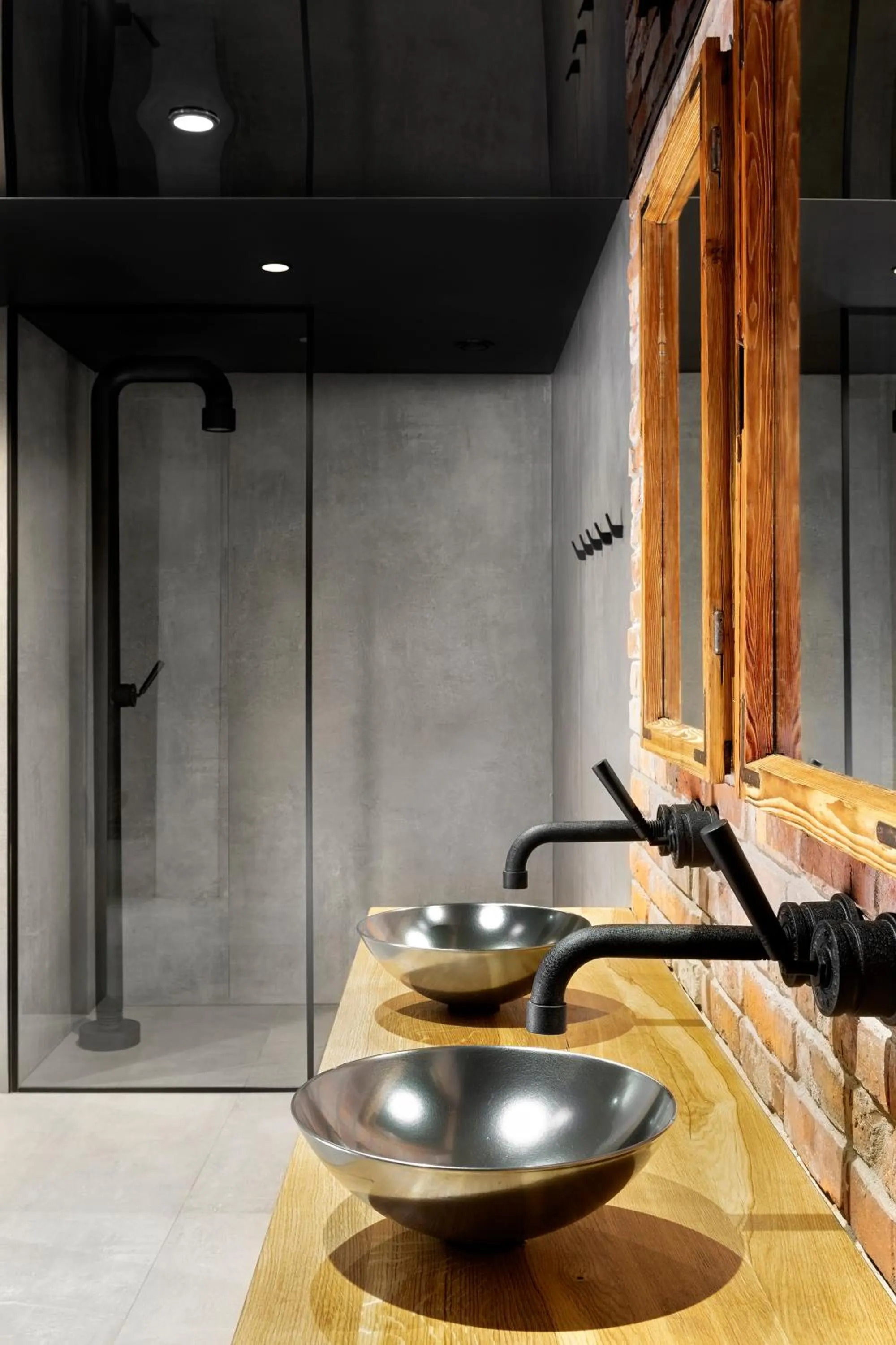 Shower in Green Deer Premium