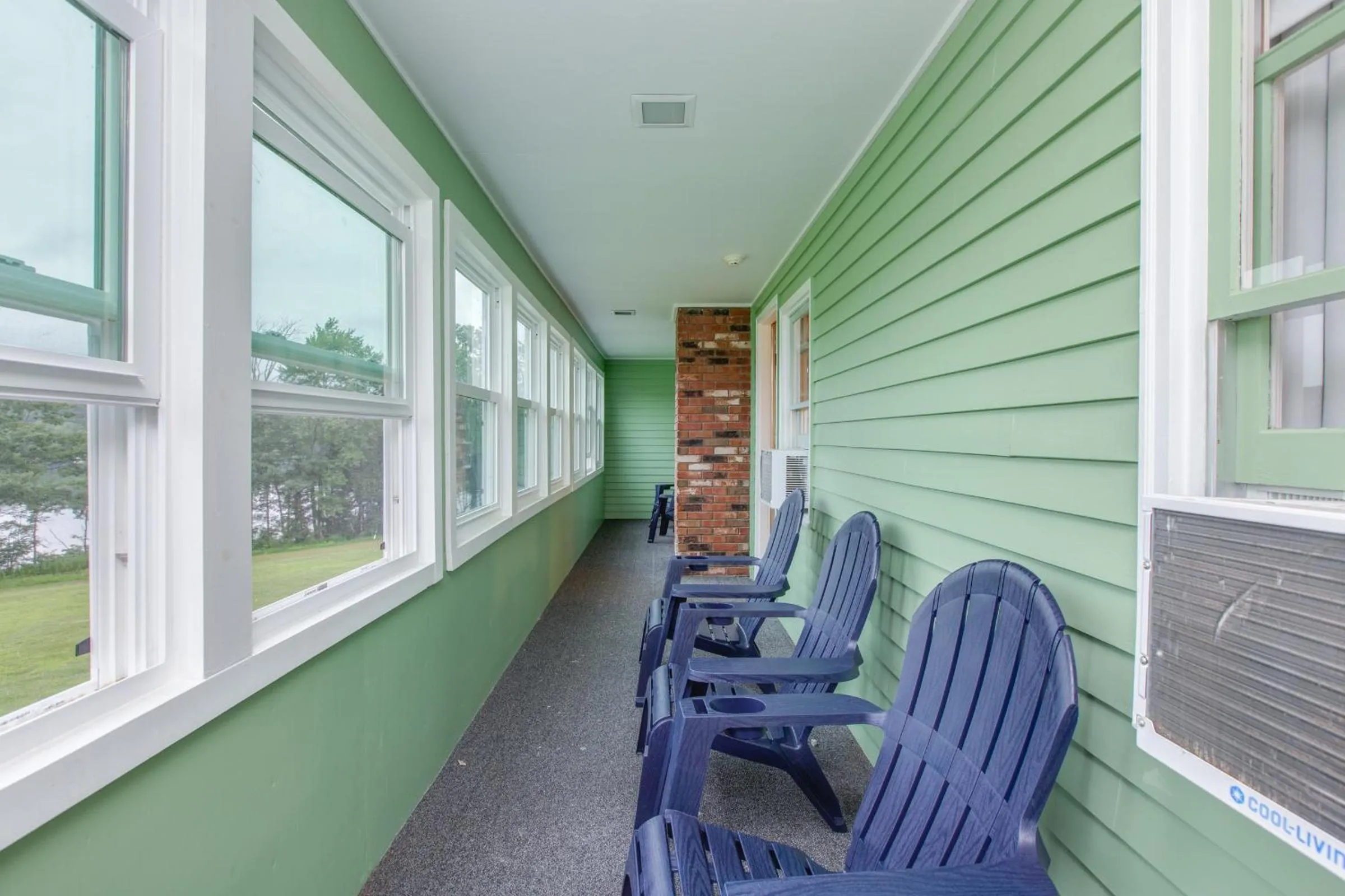 Balcony/Terrace in Lake Shore Farm Inn