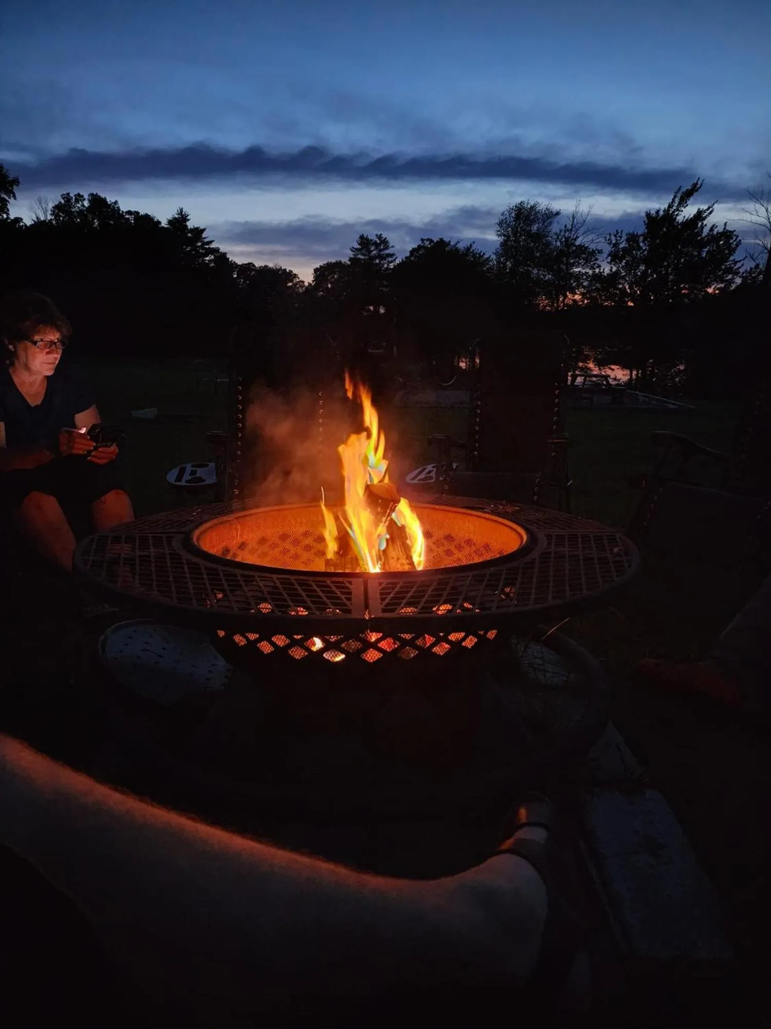 Evening entertainment in Lake Shore Farm Inn
