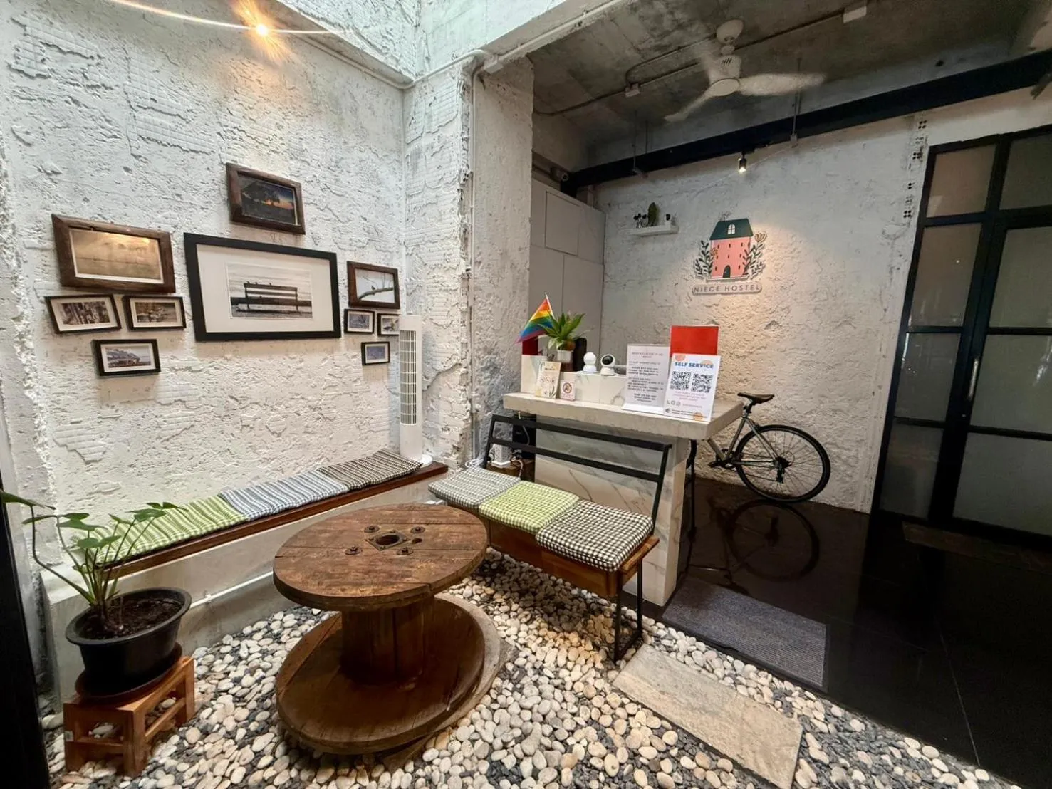 Lobby or reception in Niece Hostel Phuket - Bangtao Beach