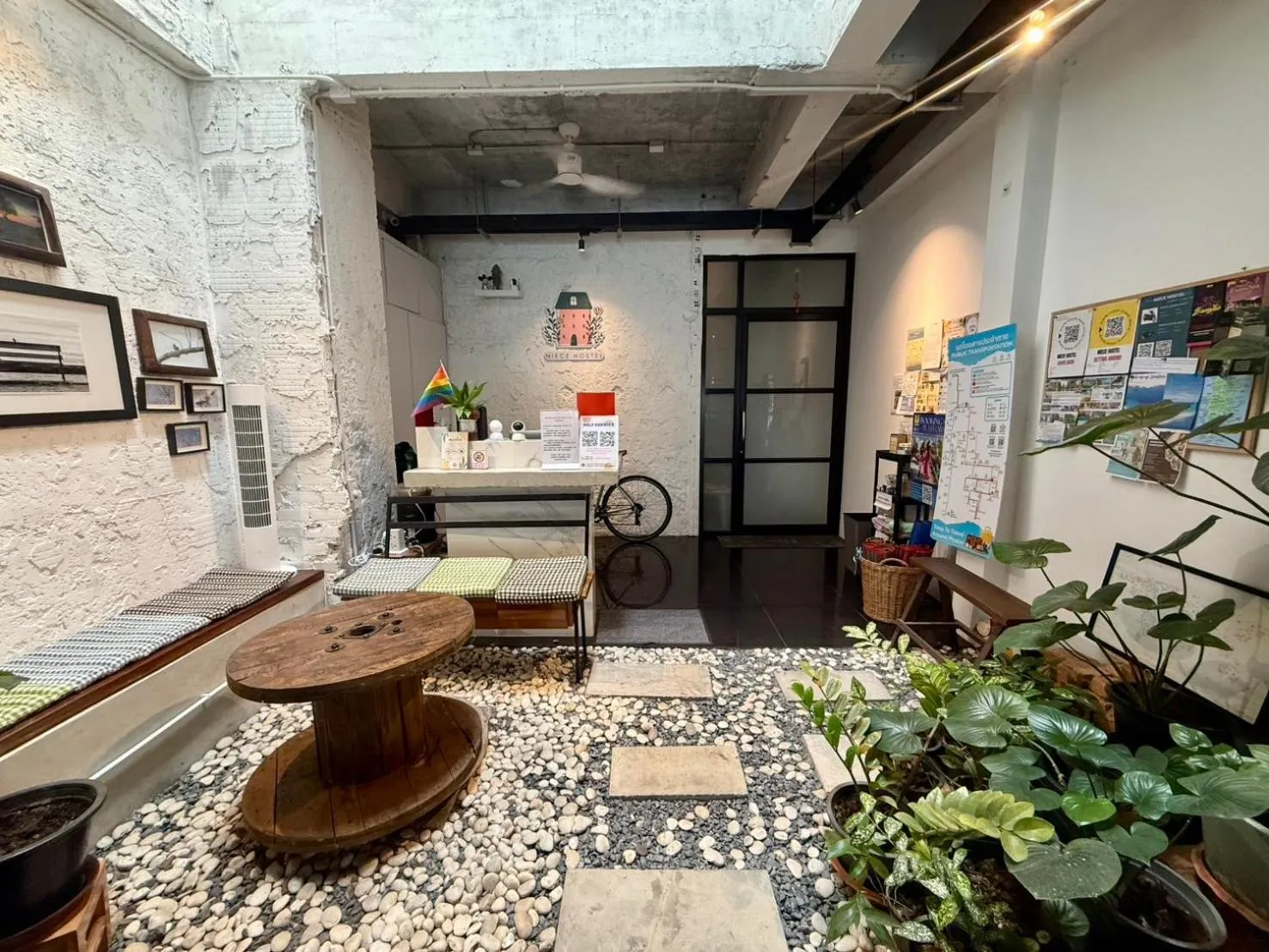 Lobby or reception in Niece Hostel Phuket - Bangtao Beach