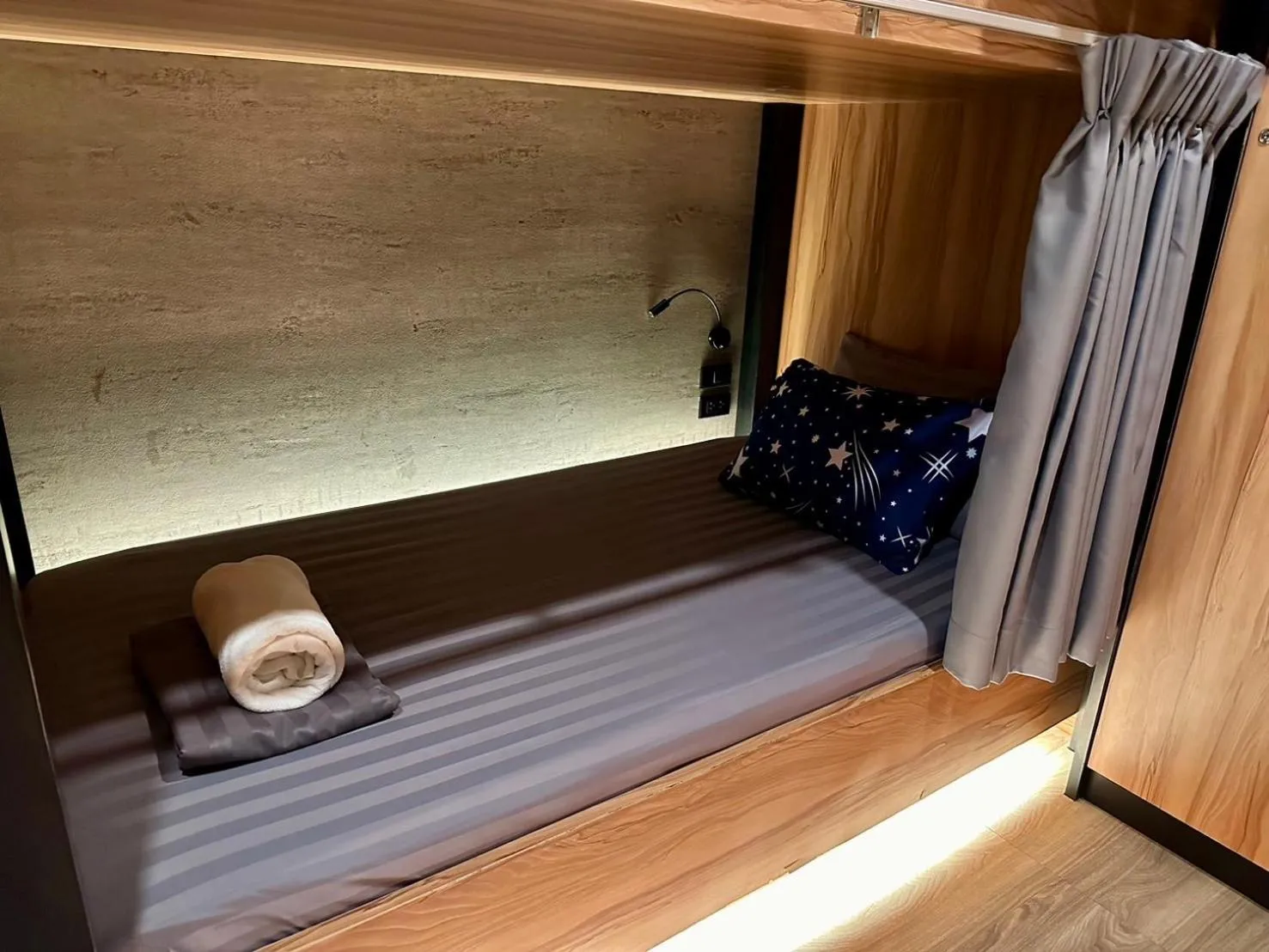 bunk bed, Bed in Niece Hostel Phuket - Bangtao Beach