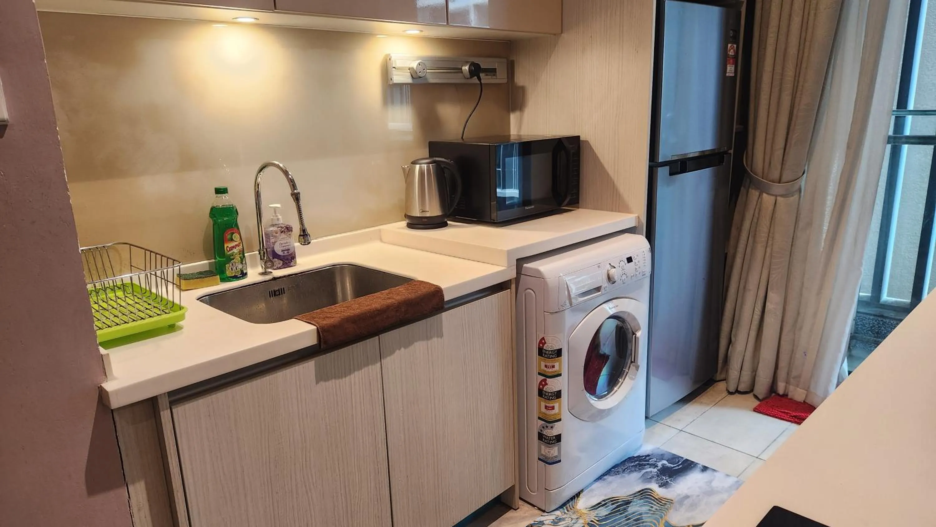 Kitchen or kitchenette in My Misto Homestay, Riverson Soho