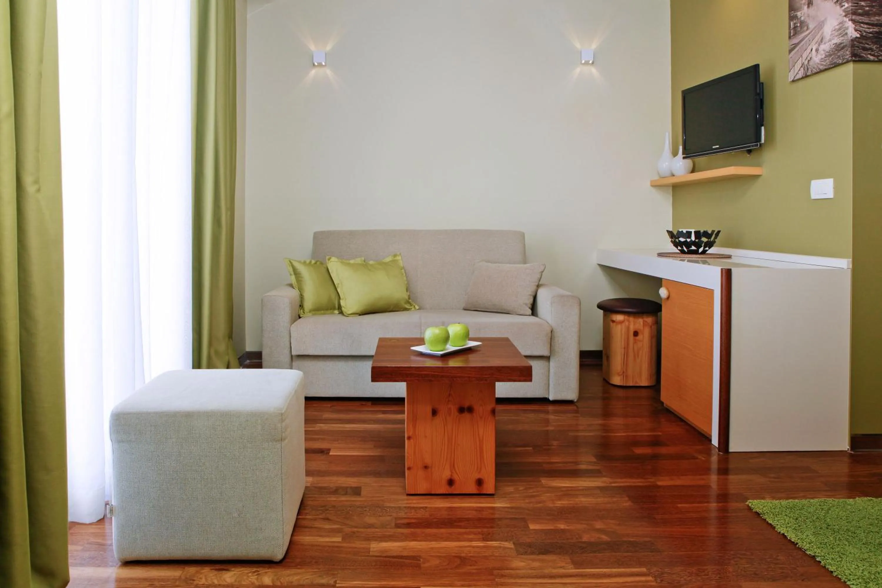 Communal lounge/ TV room in Boutique Hotel Bol