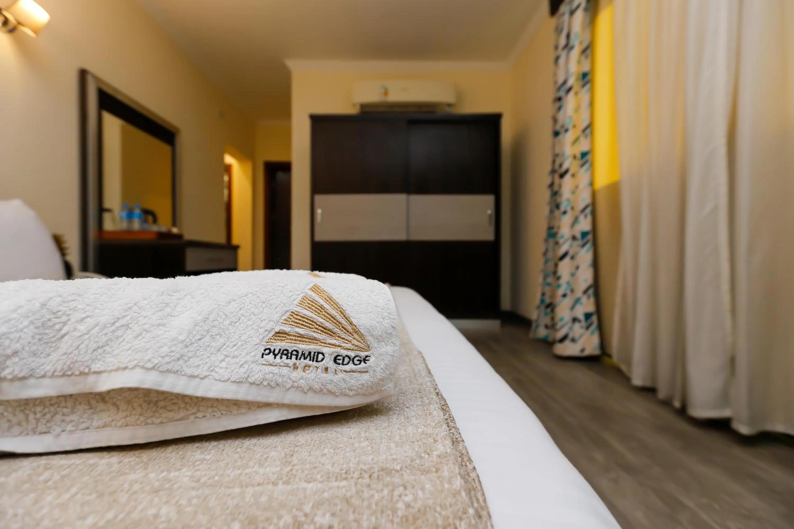 Bed in Pyramid Edge Hotel & Exclusive Pyramids View Rooftop