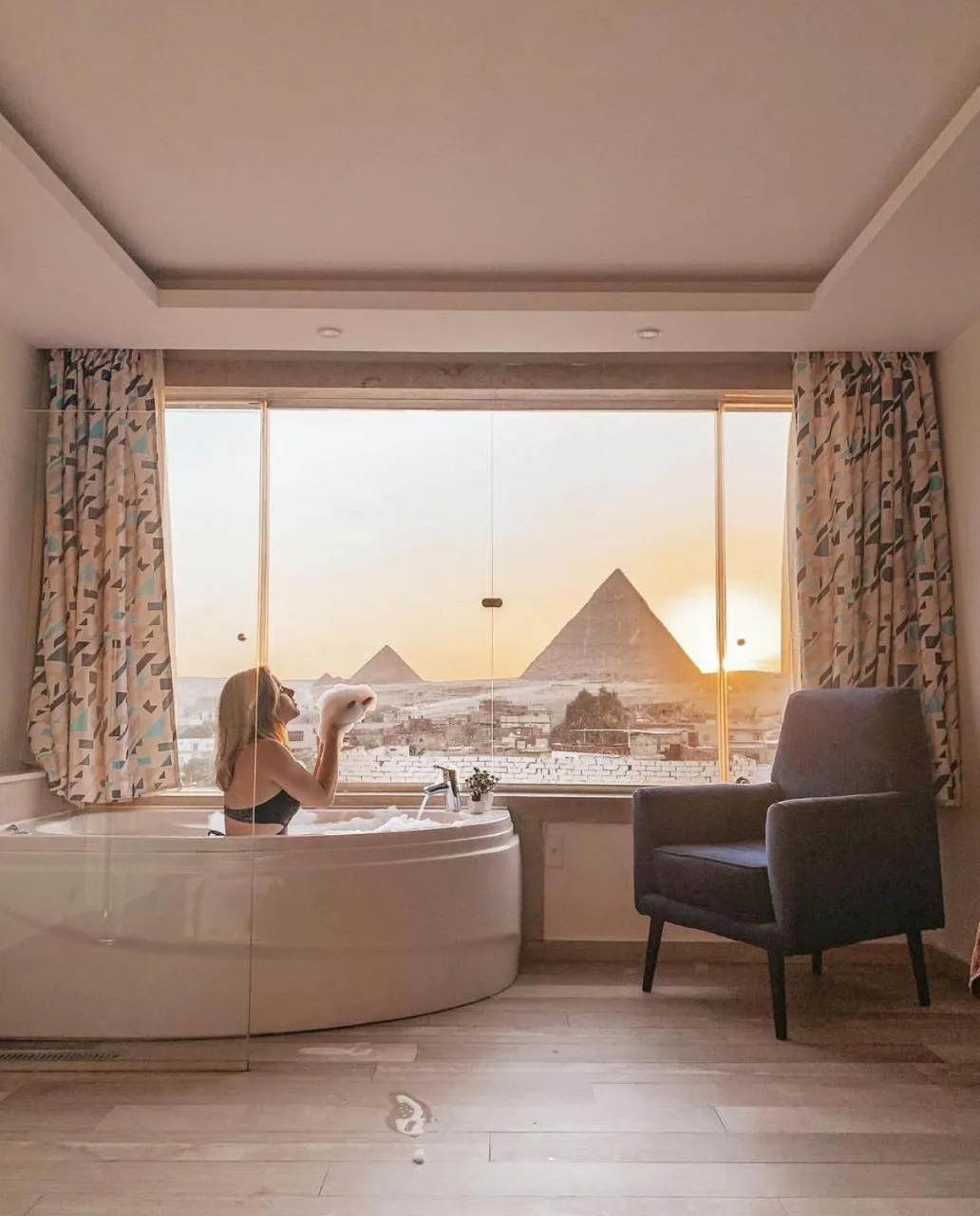 Mountain view, Bed in Pyramid Edge Hotel & Exclusive Pyramids View Rooftop