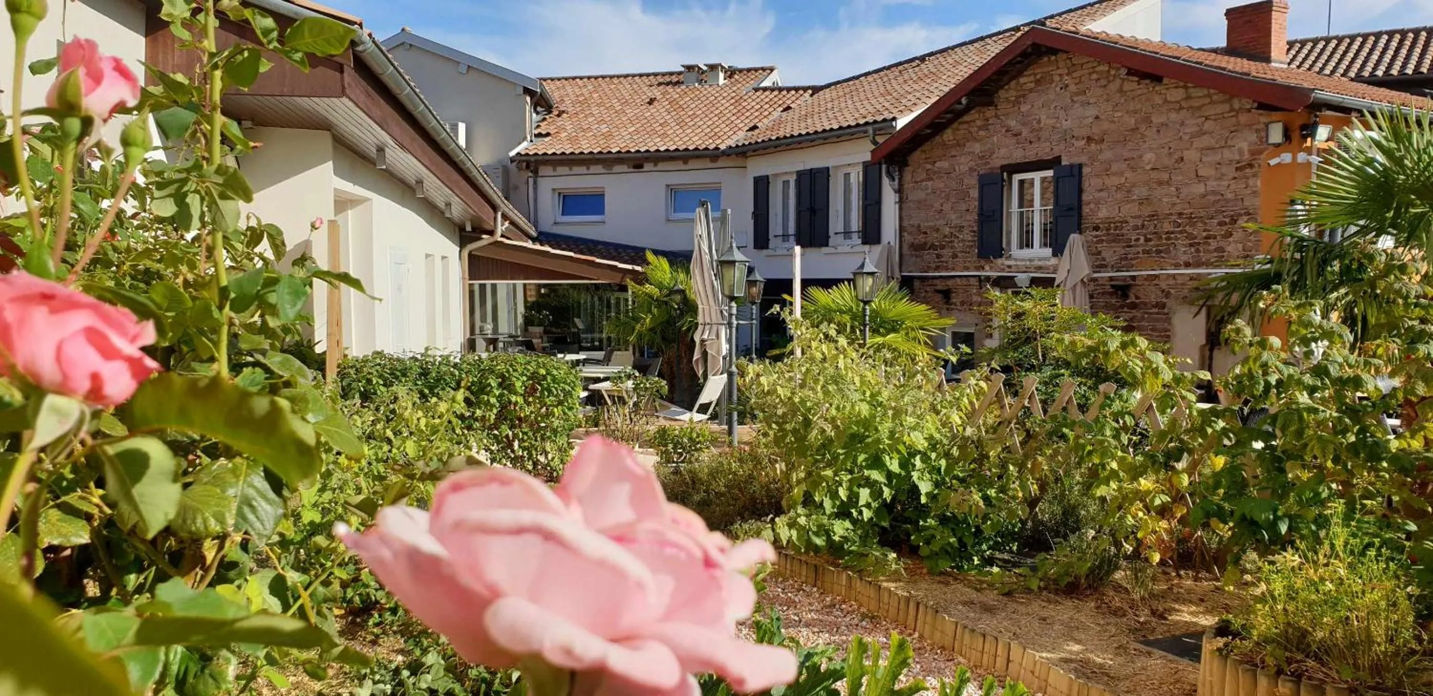 Property building in La Rose