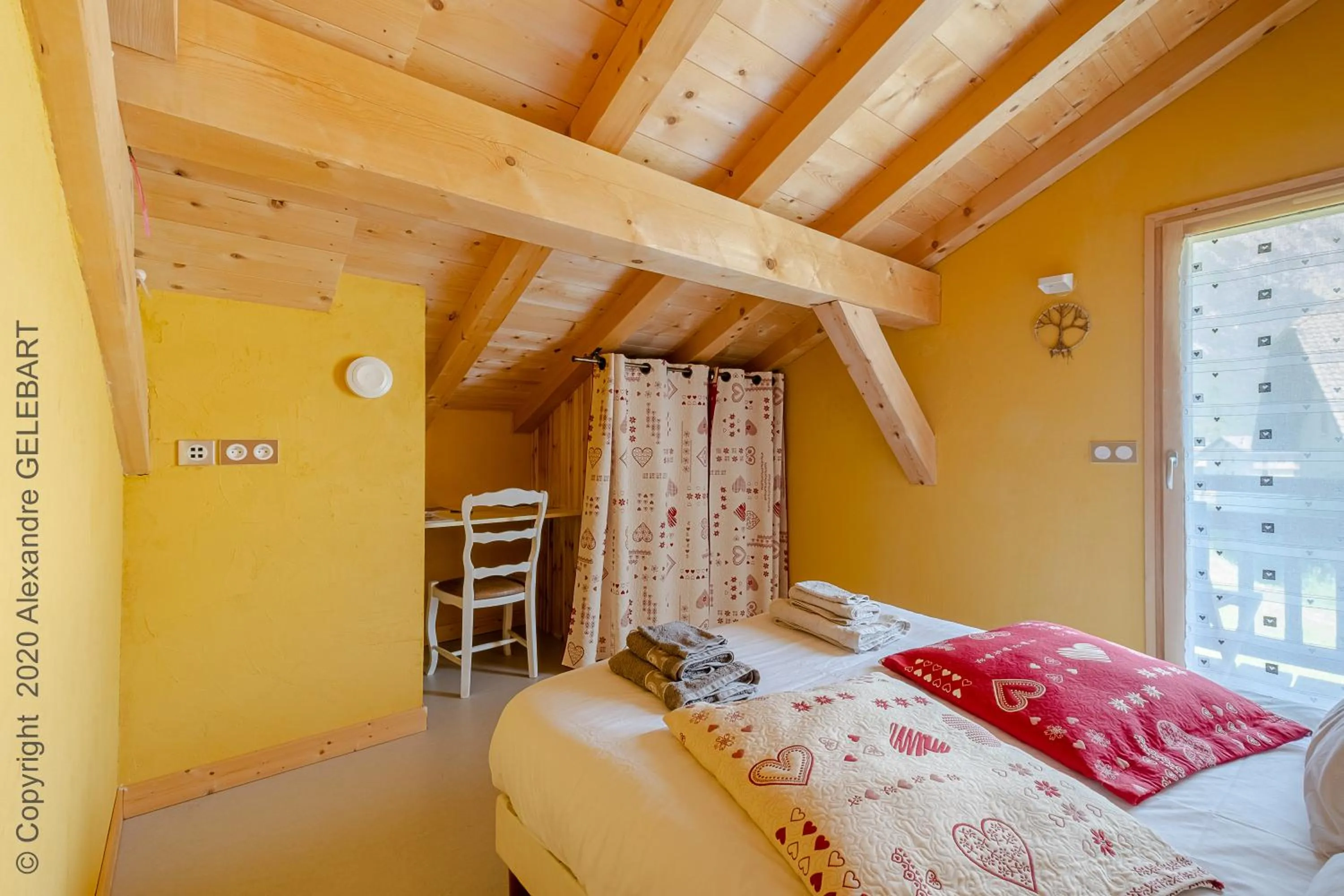 Bedroom, Bed in Chalet aux 3 biches