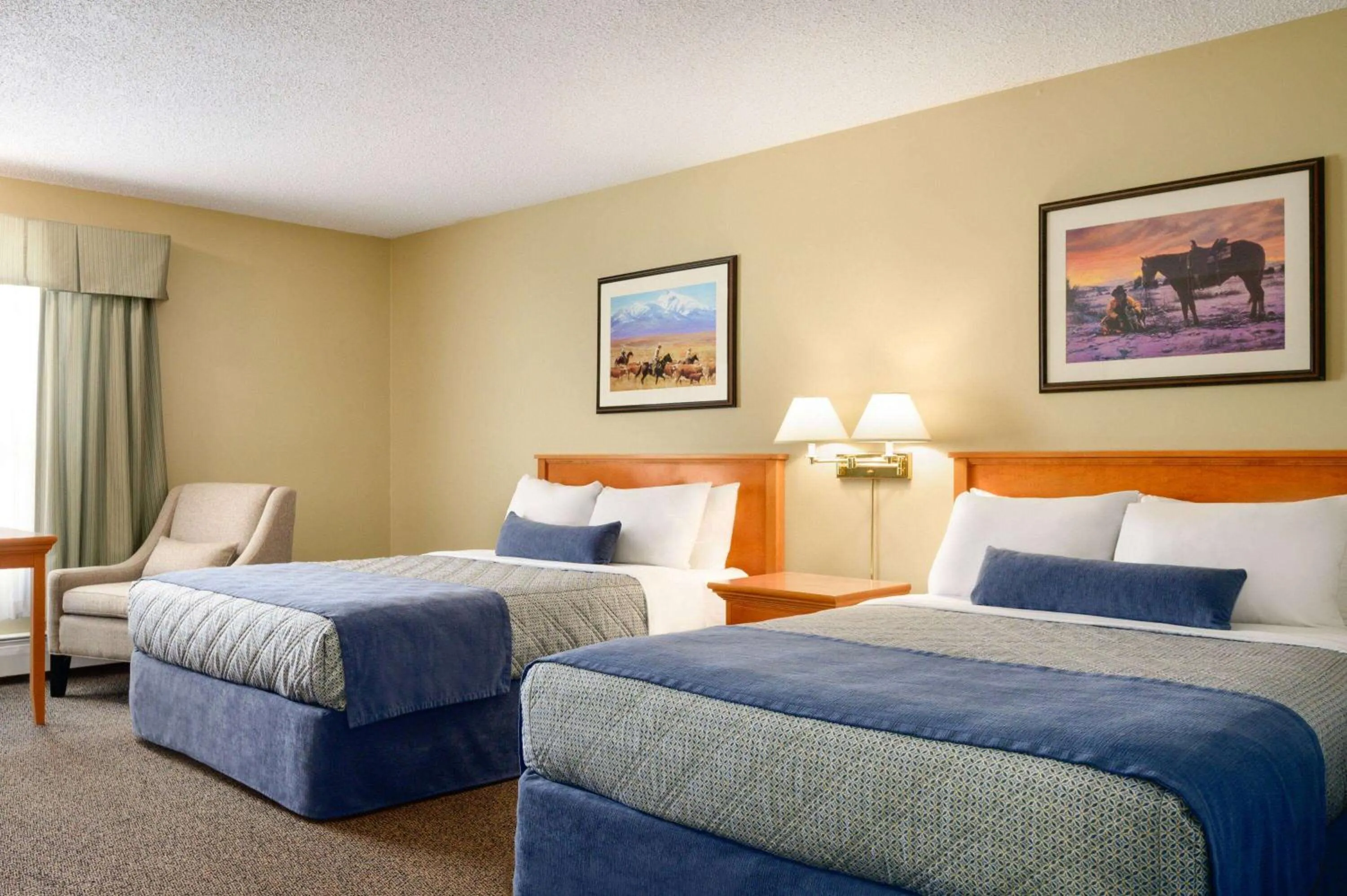 Photo of the whole room, Bed in Travelodge by Wyndham Edson