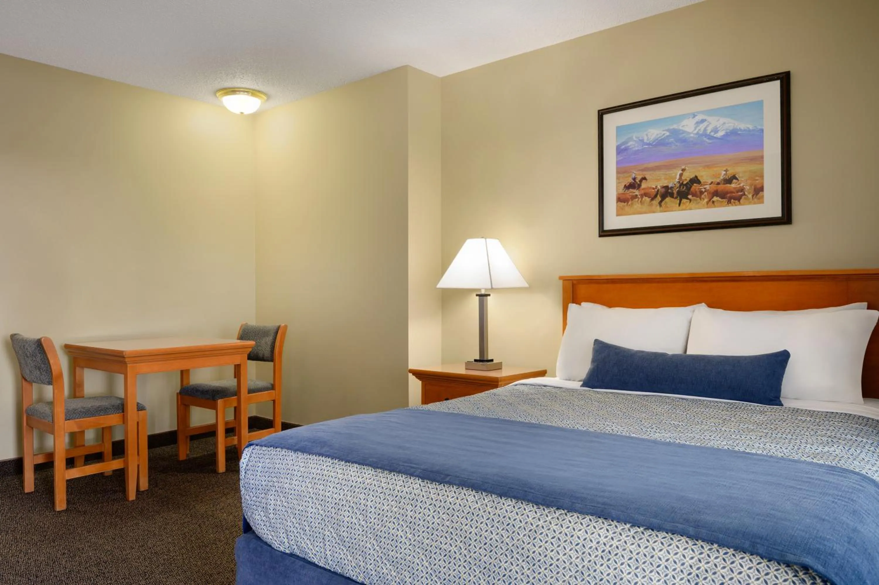 Bedroom, Bed in Travelodge by Wyndham Edson