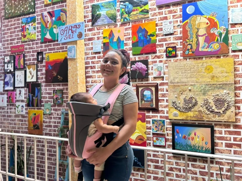 People in Hotel El Delfin