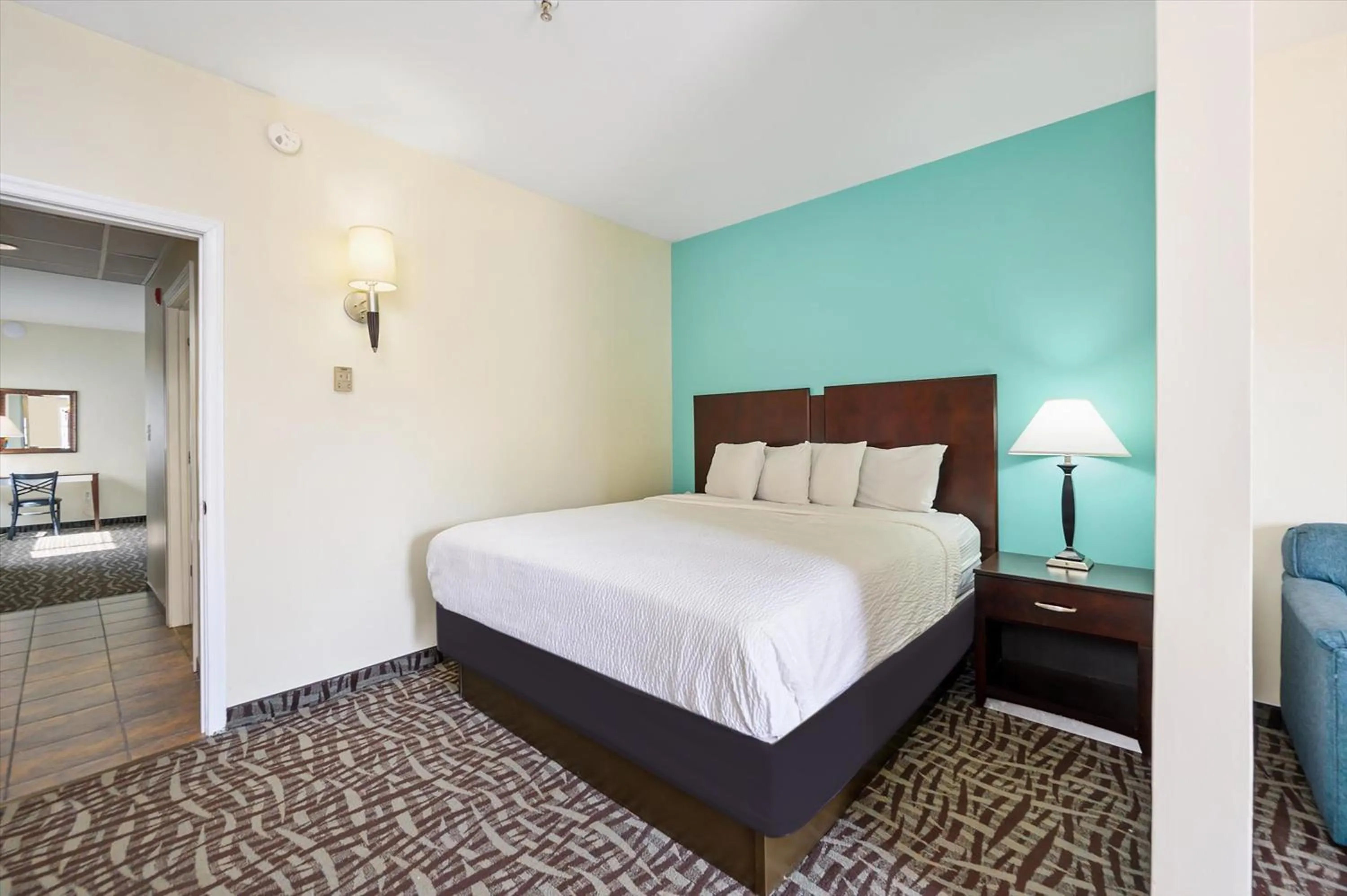 Bedroom, Bed in Monte Carlo Condos Ocean City