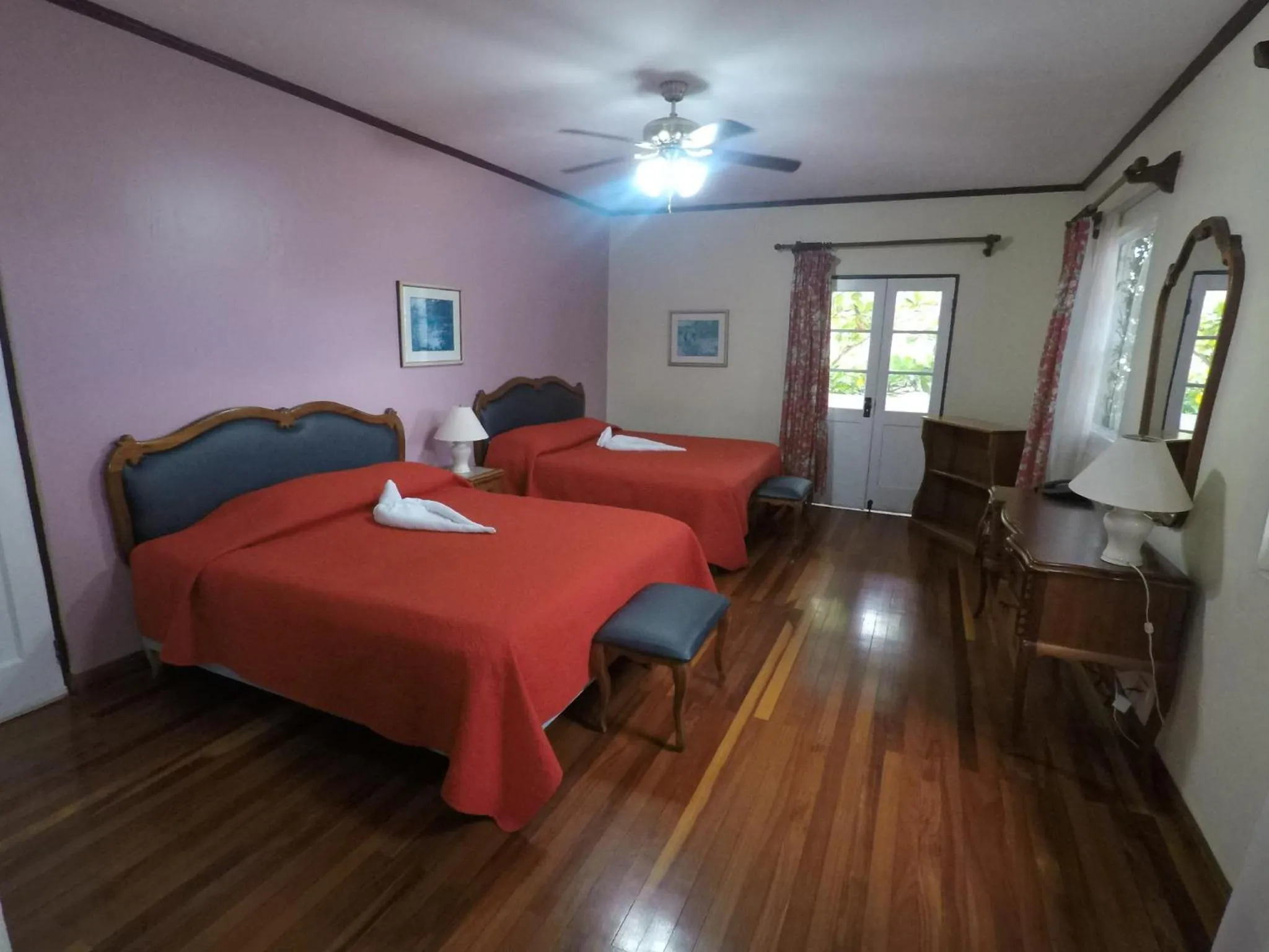 Photo of the whole room, Bed in La Bergerac Boutique Hotel