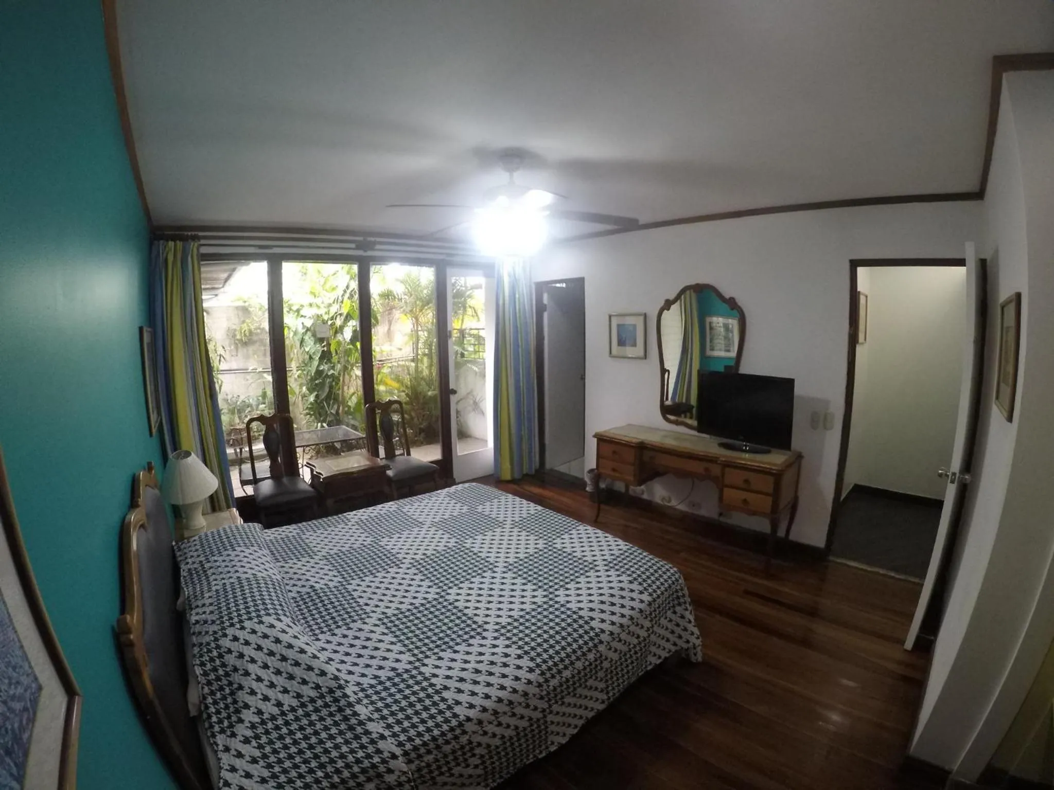 Living room, Bed in La Bergerac Boutique Hotel