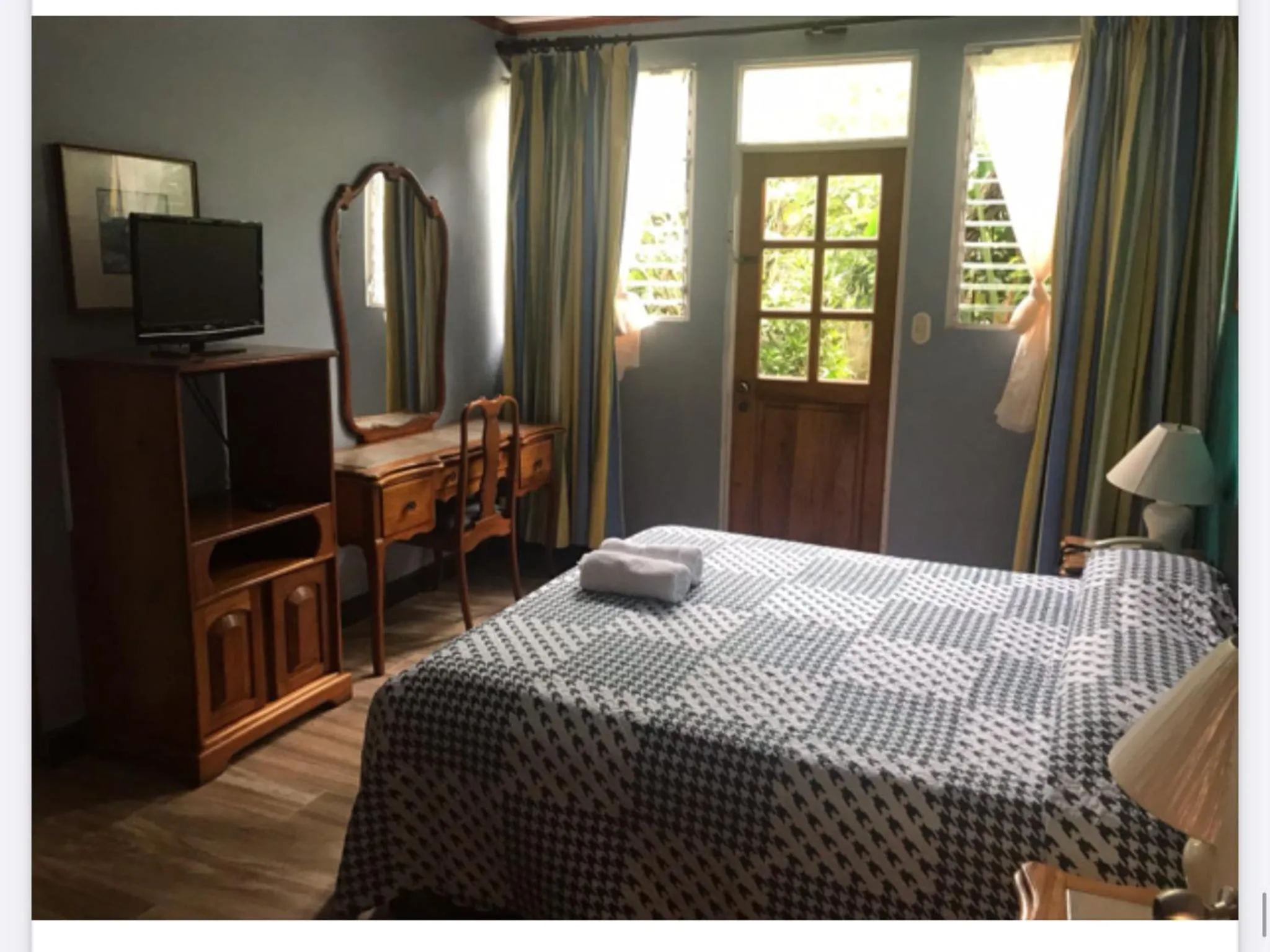 Bed in La Bergerac Boutique Hotel