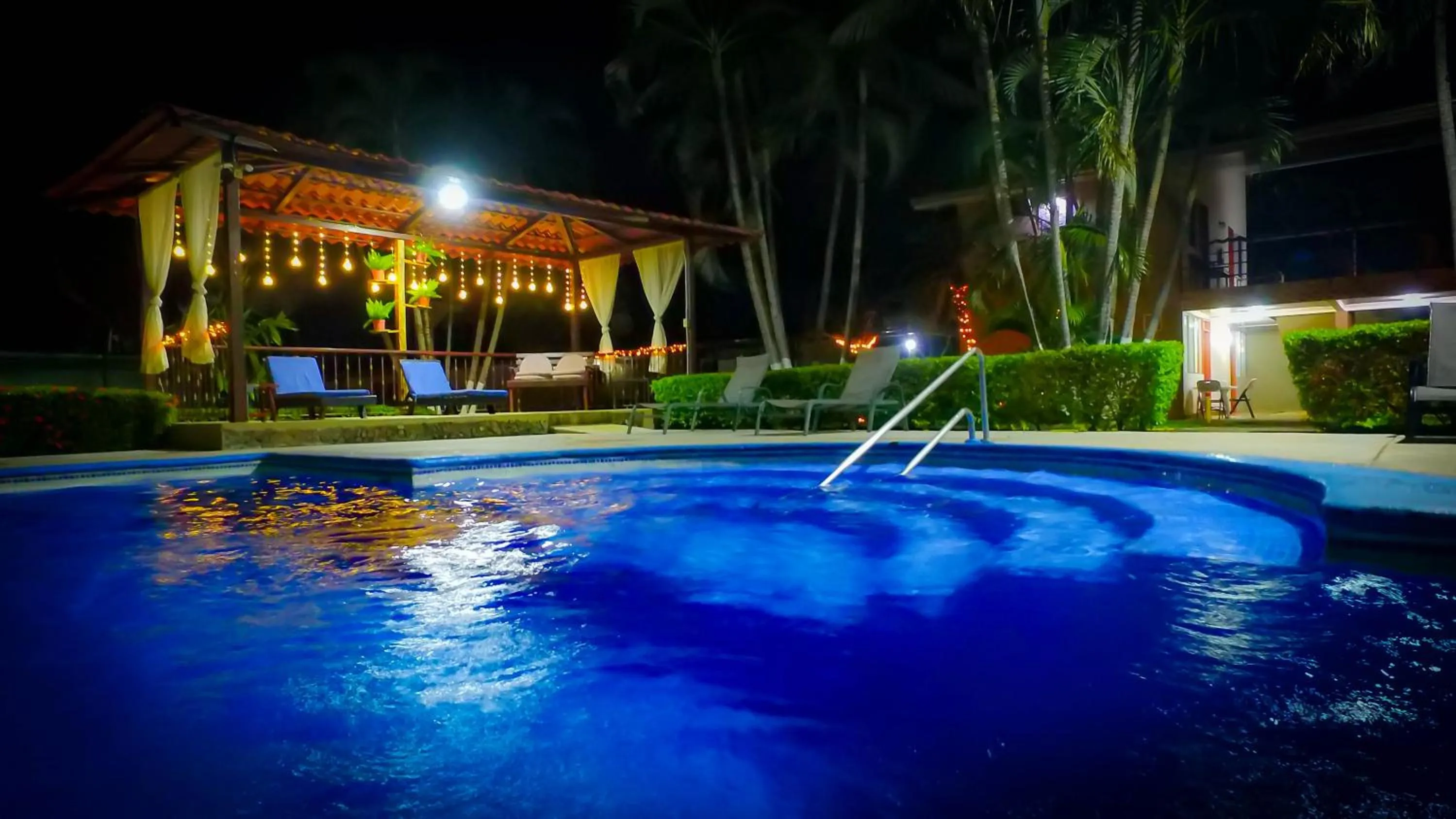 Swimming pool in Hotel & Villas Huetares