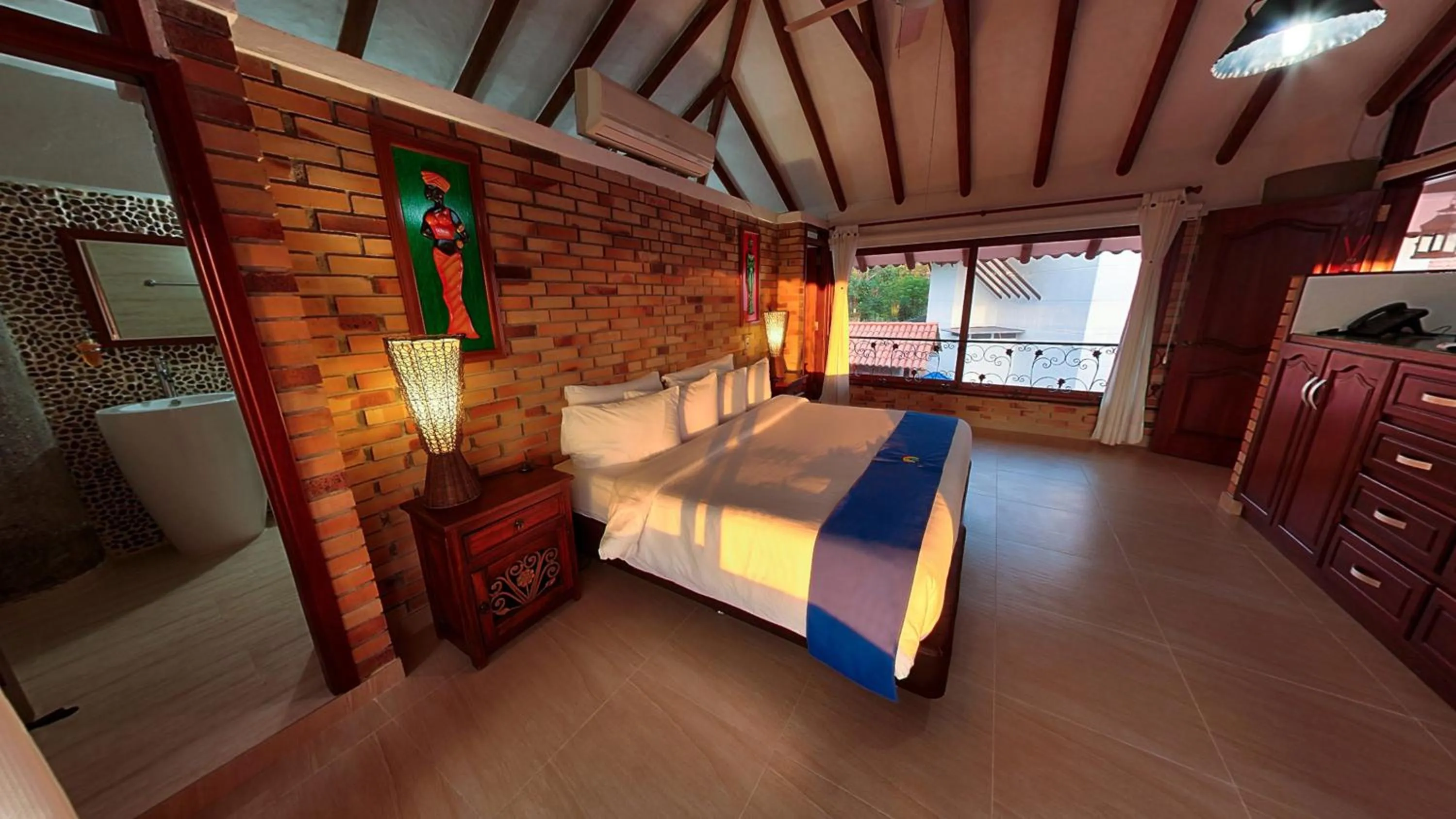 Photo of the whole room, Bed in Hotel Boutique Villas de San Sebastián