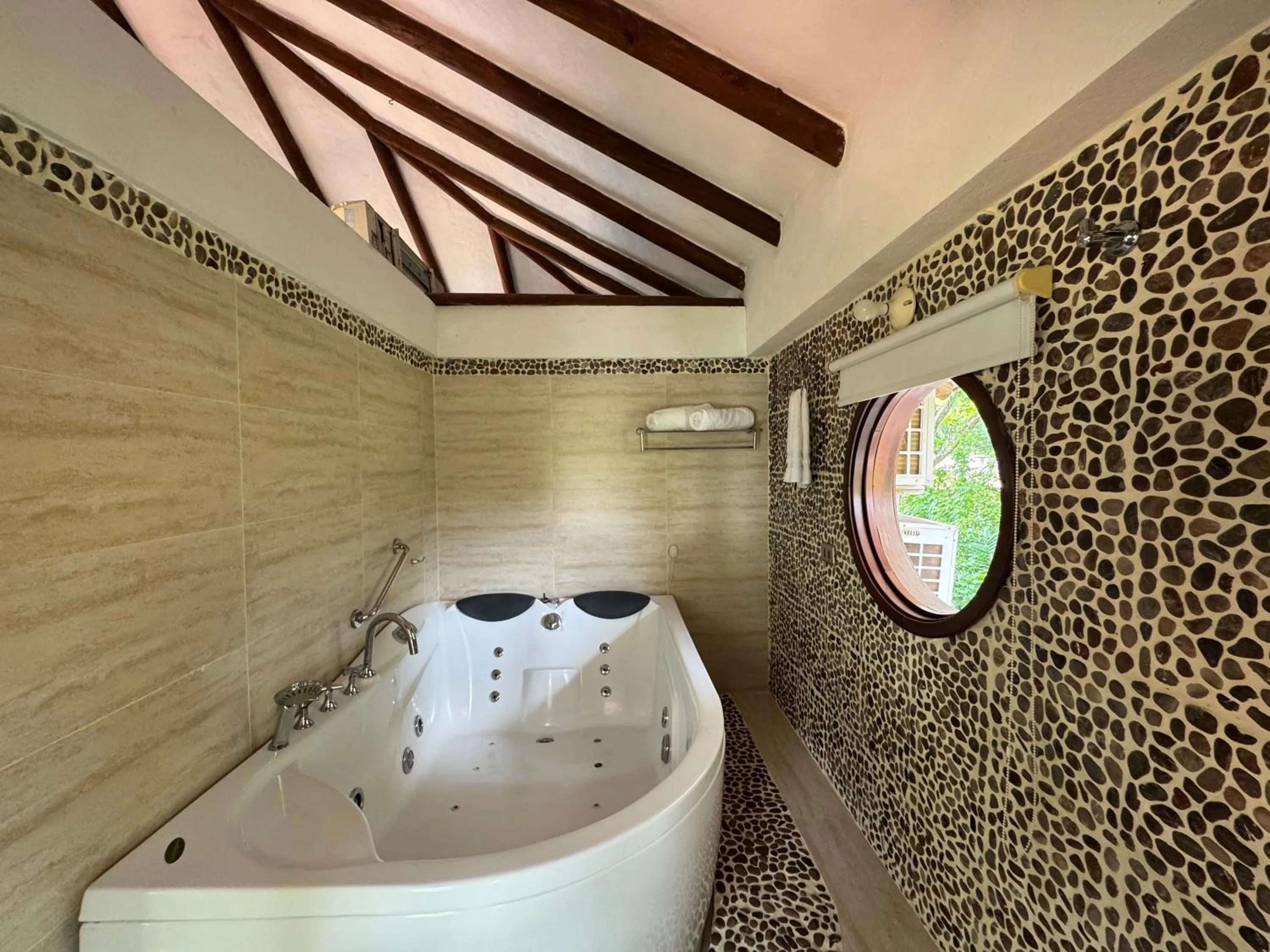 Hot Tub in Hotel Boutique Villas de San Sebastián