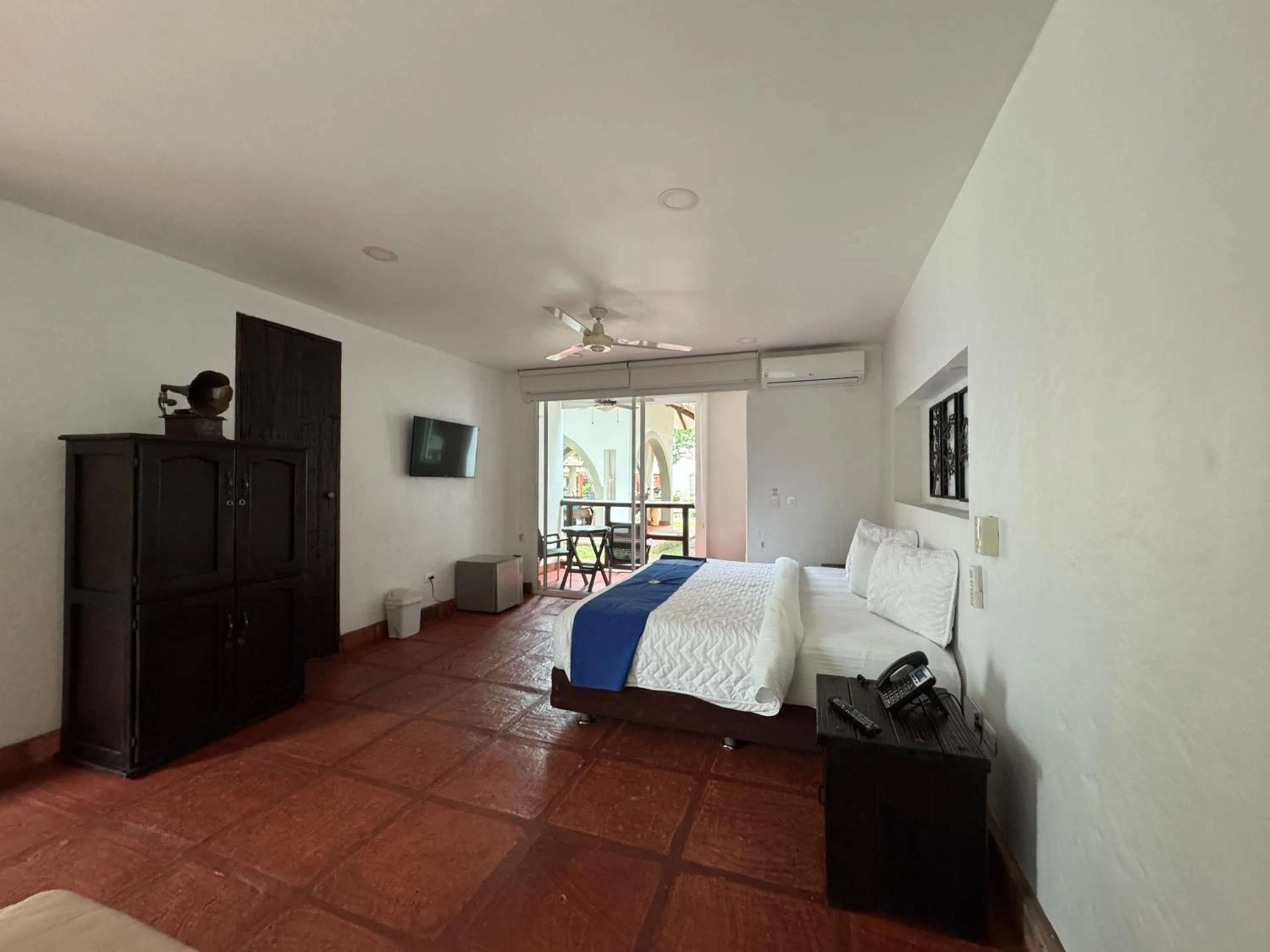 Photo of the whole room, Bed in Hotel Boutique Villas de San Sebastián