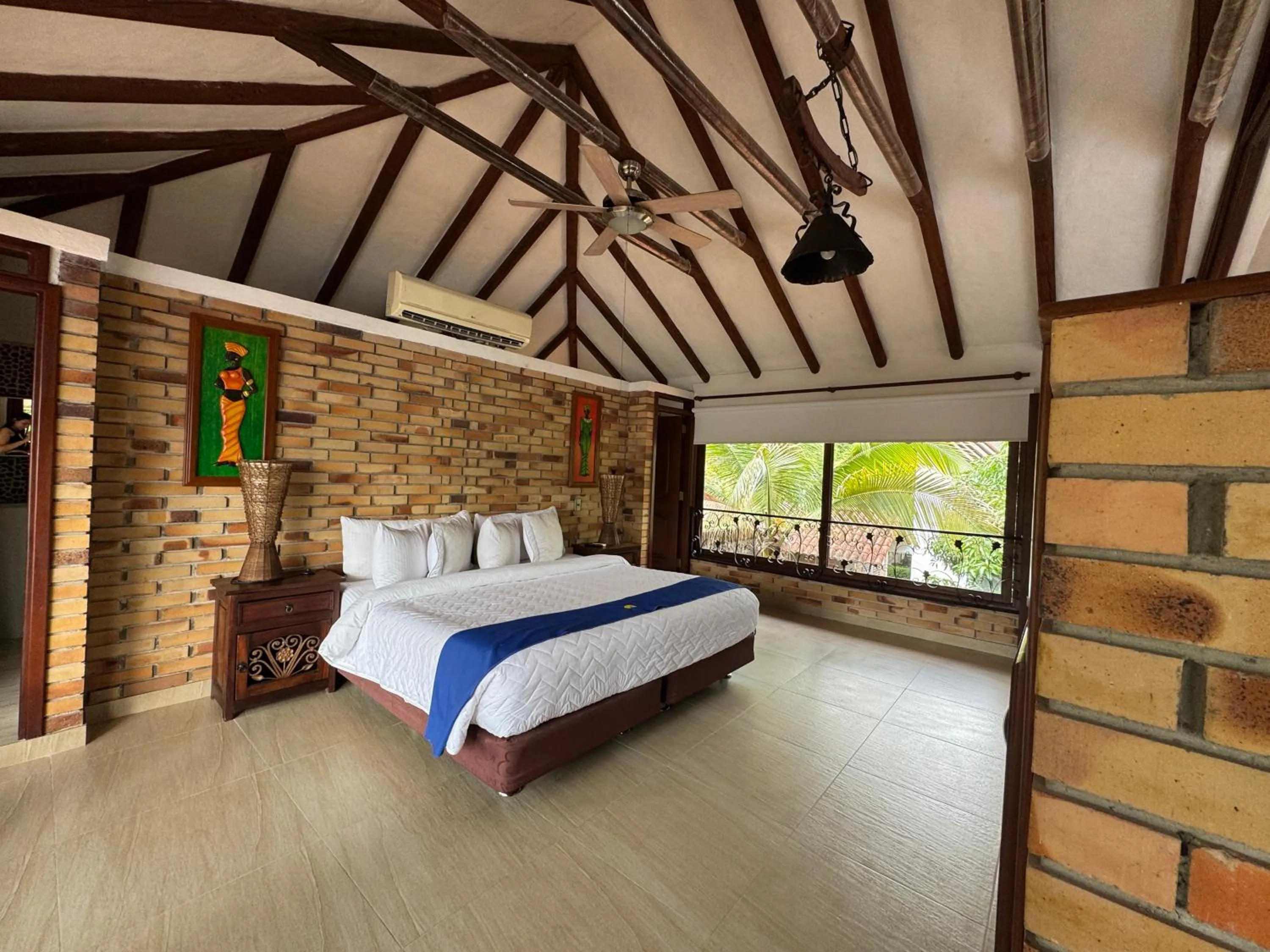 Photo of the whole room, Bed in Hotel Boutique Villas de San Sebastián