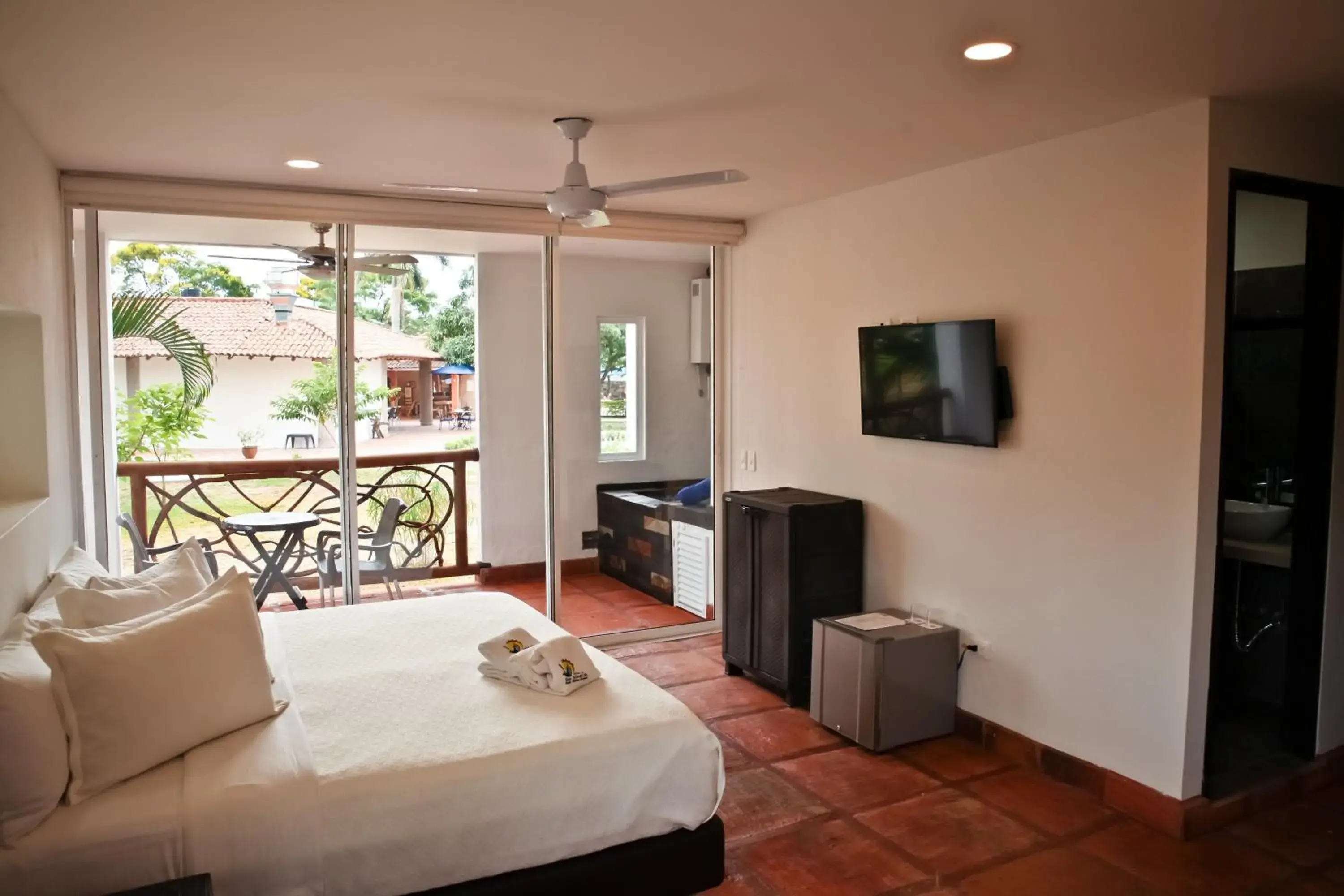 Deluxe Suite with Spa Bath in Hotel Boutique Villas de San Sebastián Deluxe Suite with Spa Bath in Hotel Boutique Villas de San Sebastián