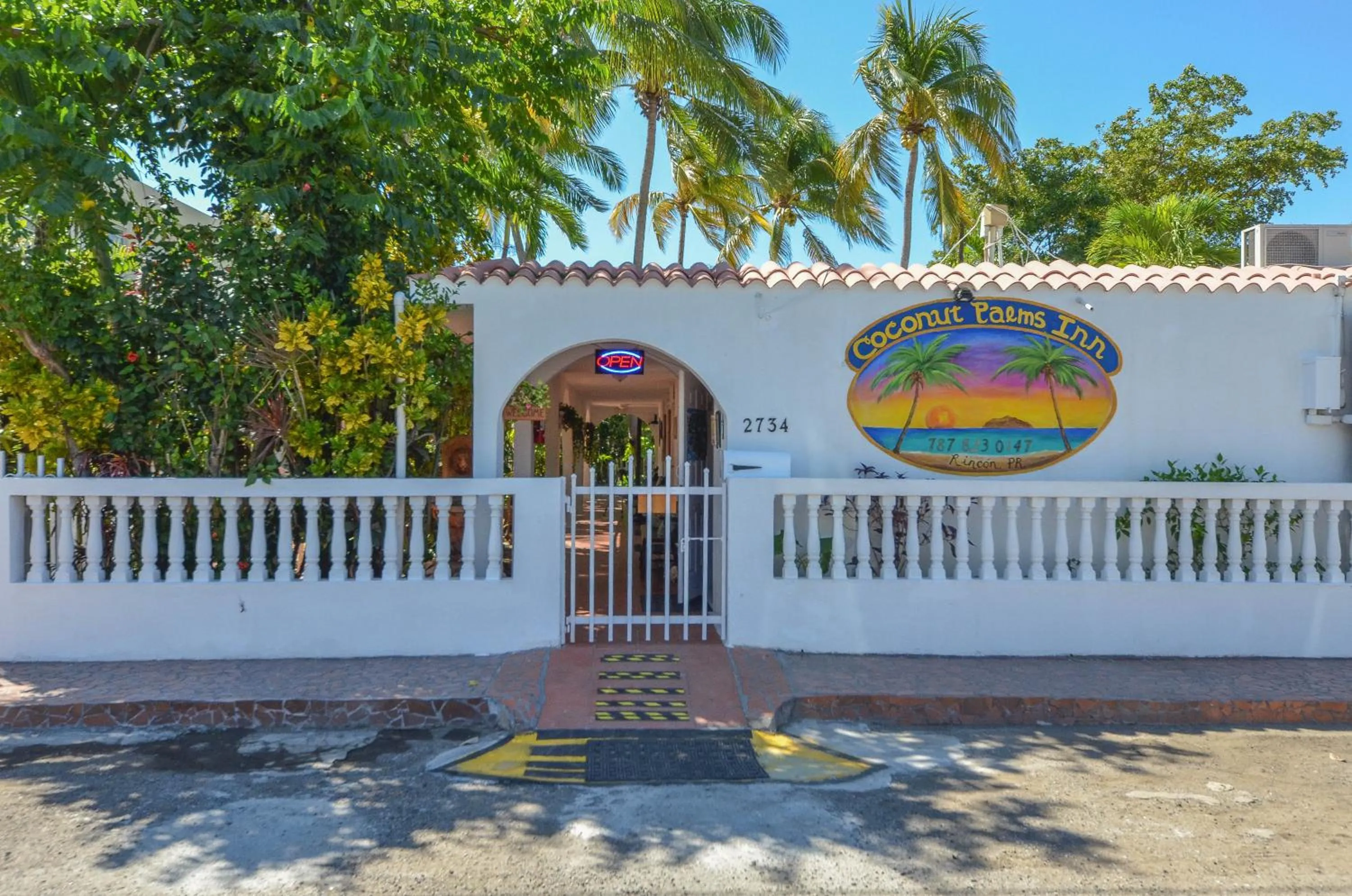 Property building in Coconut Palms Inn