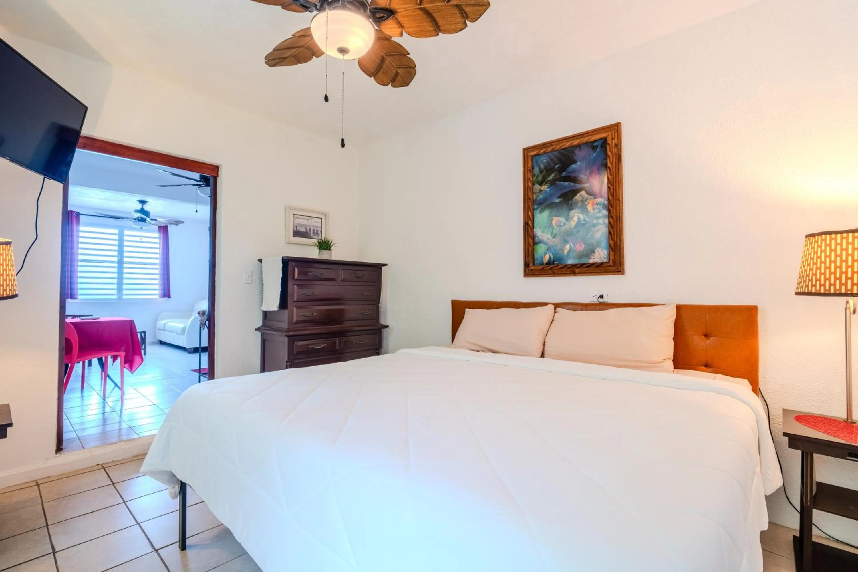 Bed in Coconut Palms Inn