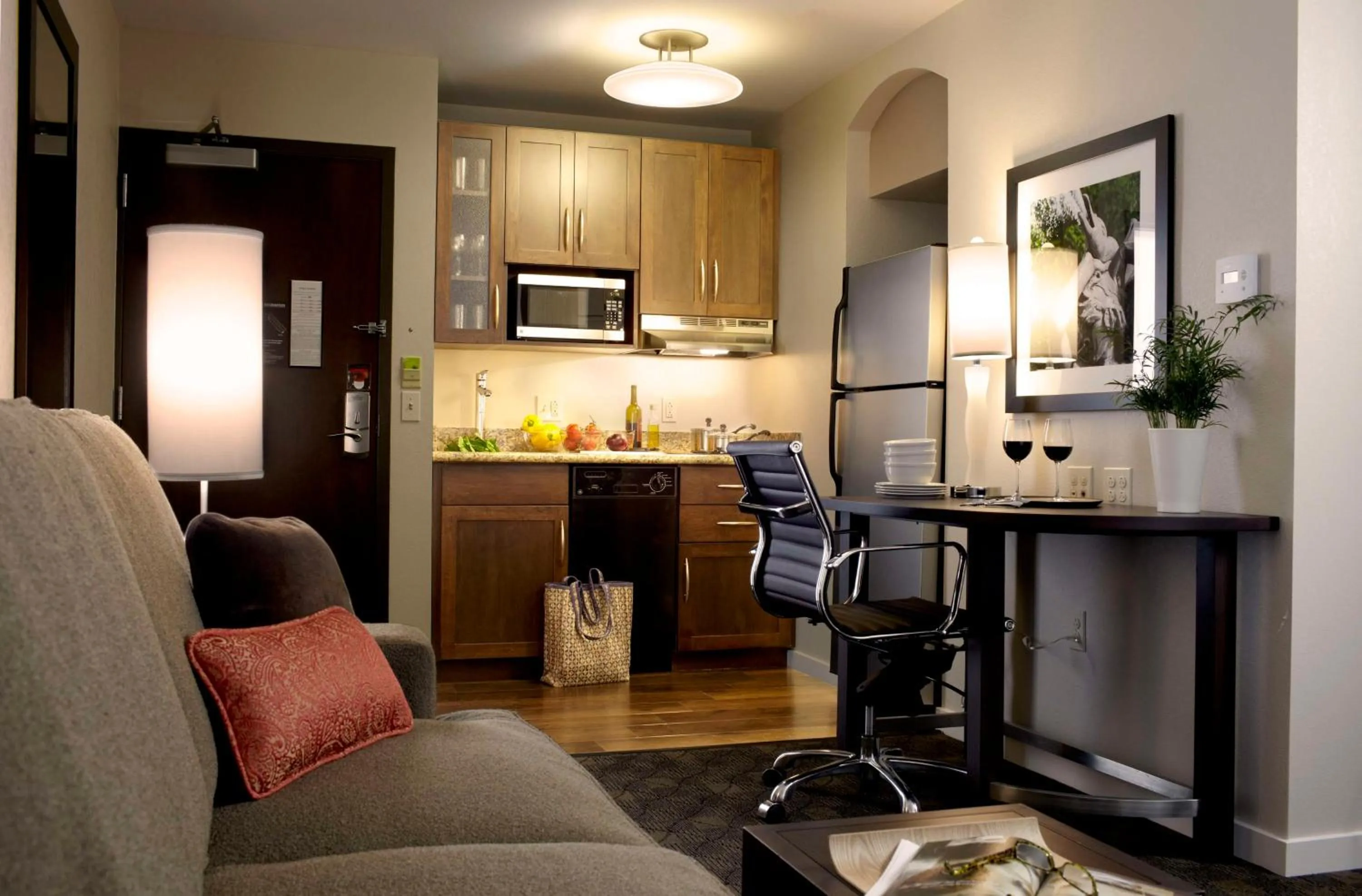 Photo of the whole room in Hyatt House Philadelphia-King of Prussia